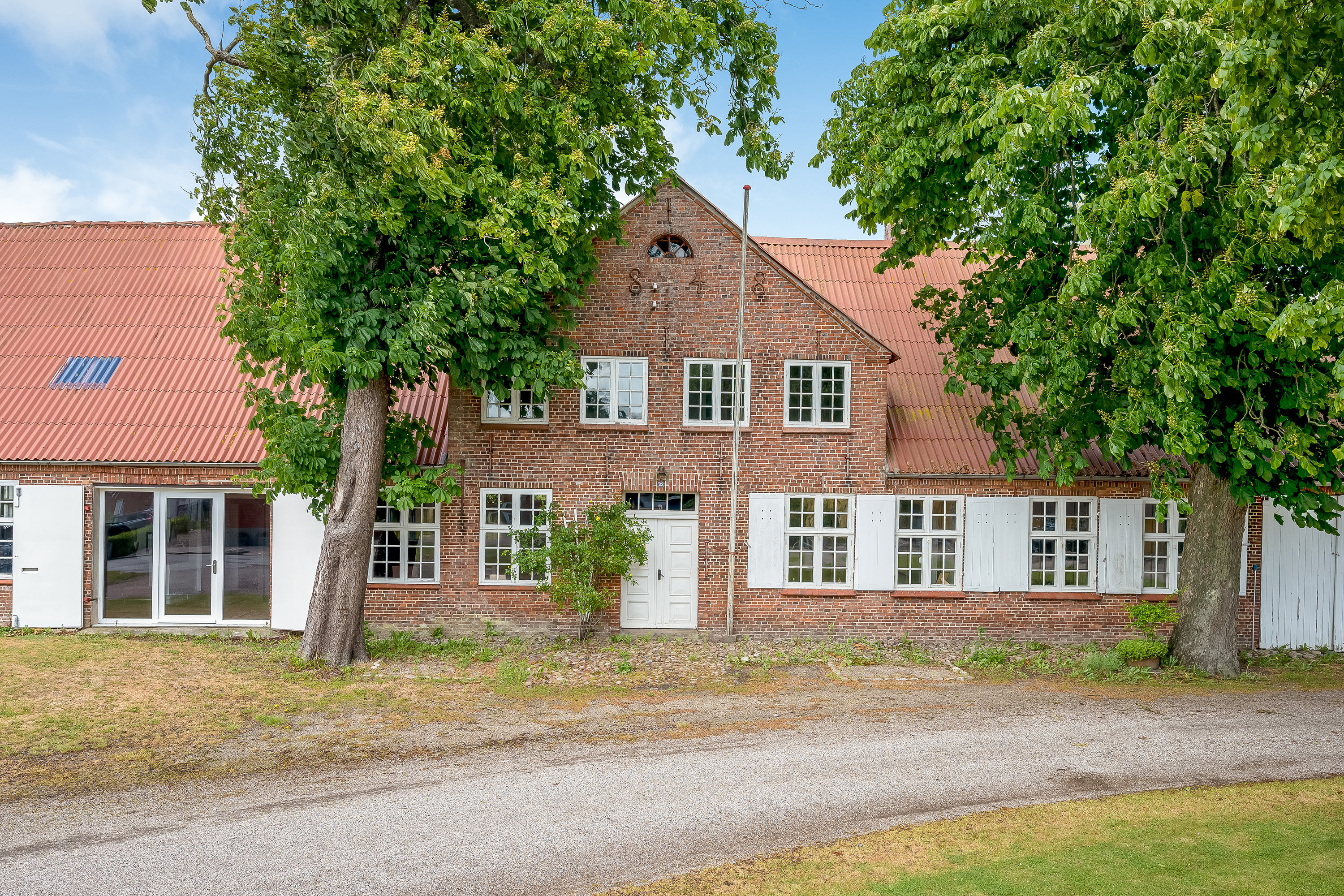 Miniaturebillede 1: gårdmiljø. Billede af Sønderbyvej 22, Møgeltønder, 6270 Tønder