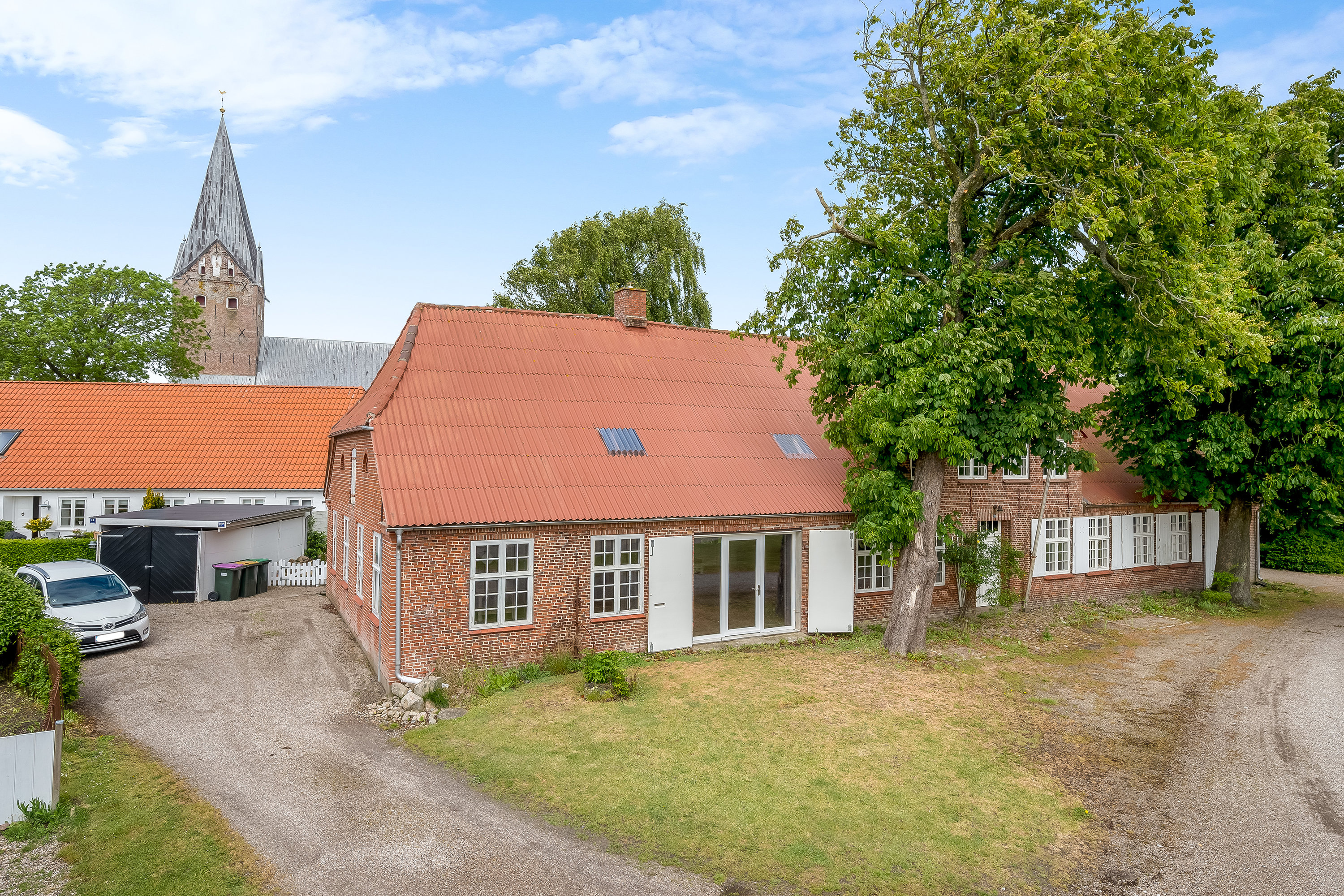 Fremhævet facade billede i fuldskærmstilstand. Billede af Sønderbyvej 22, Møgeltønder, 6270 Tønder