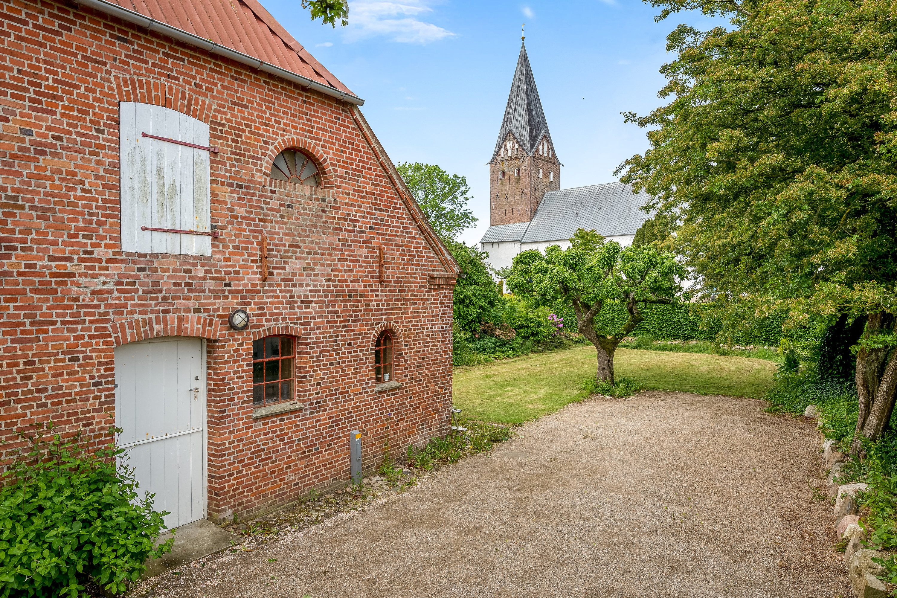 Fremhævet facade billede i fuldskærmstilstand. Billede af Sønderbyvej 22, Møgeltønder, 6270 Tønder