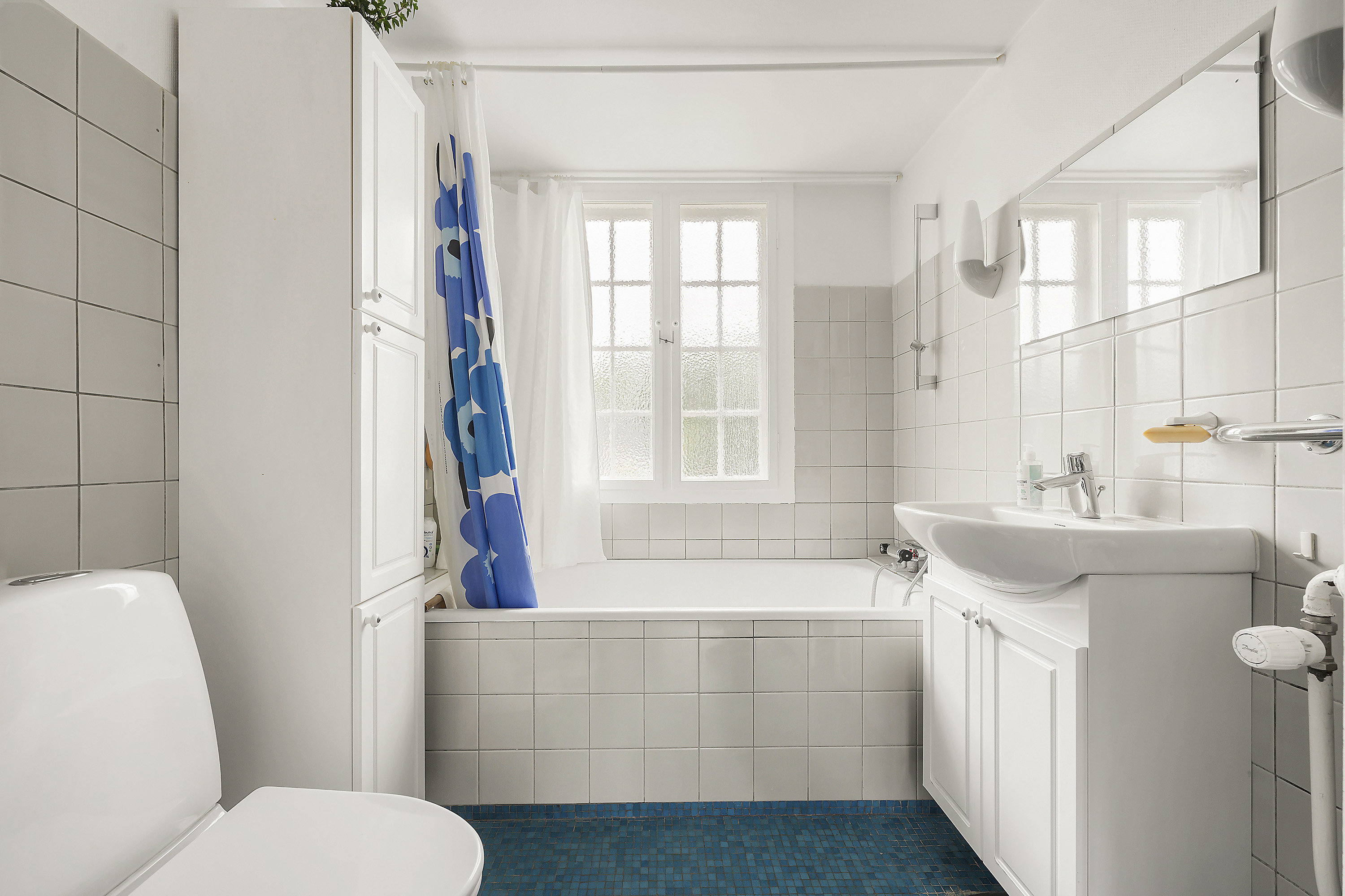 Fremhævet badeværelse billede i fuldskærmstilstand. Billede af Vinrankevej 4, 2900 Hellerup