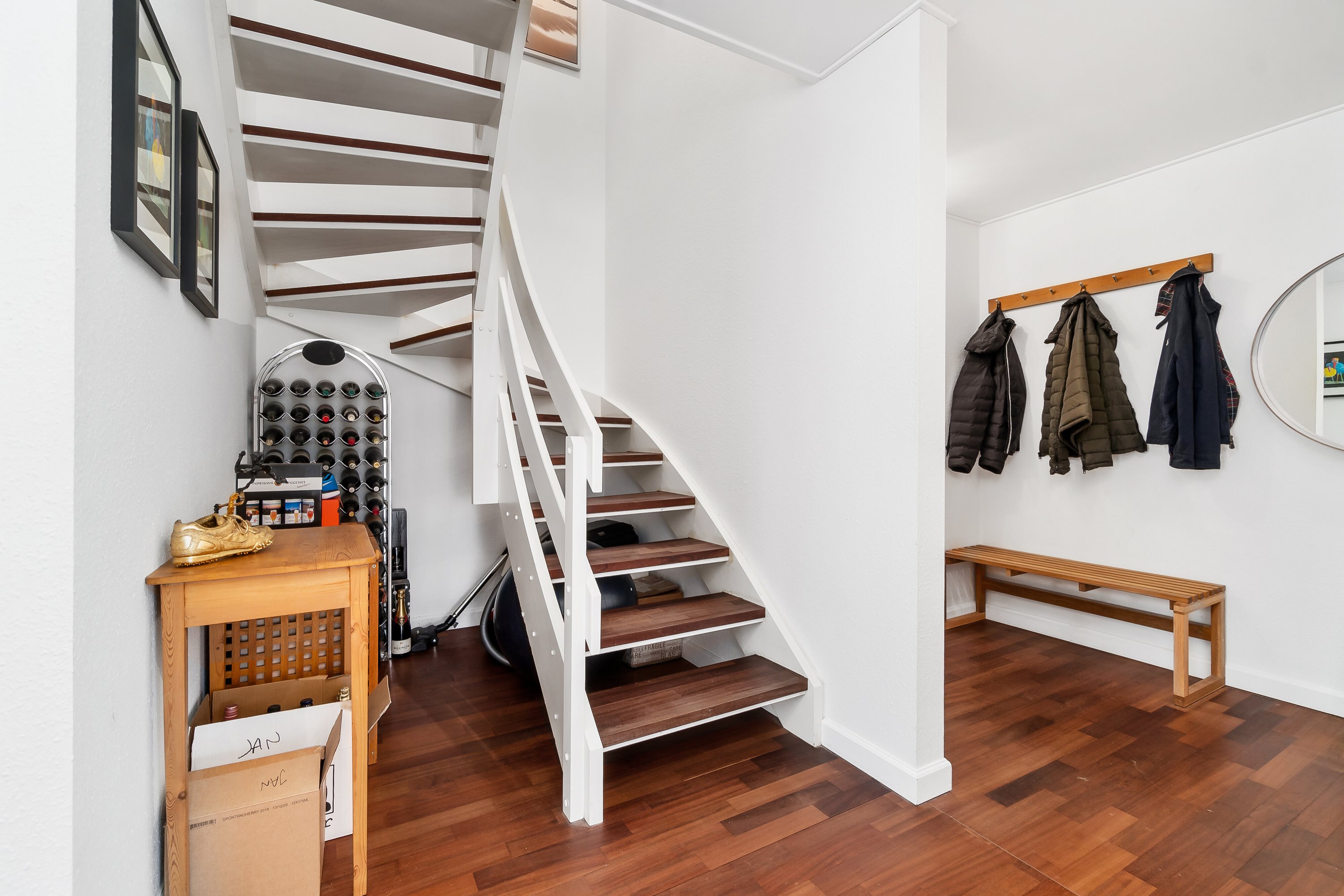 Fremhævet trappe billede i fuldskærmstilstand. Billede af Trørødvej 28B, 1. 9., 2950 Vedbæk