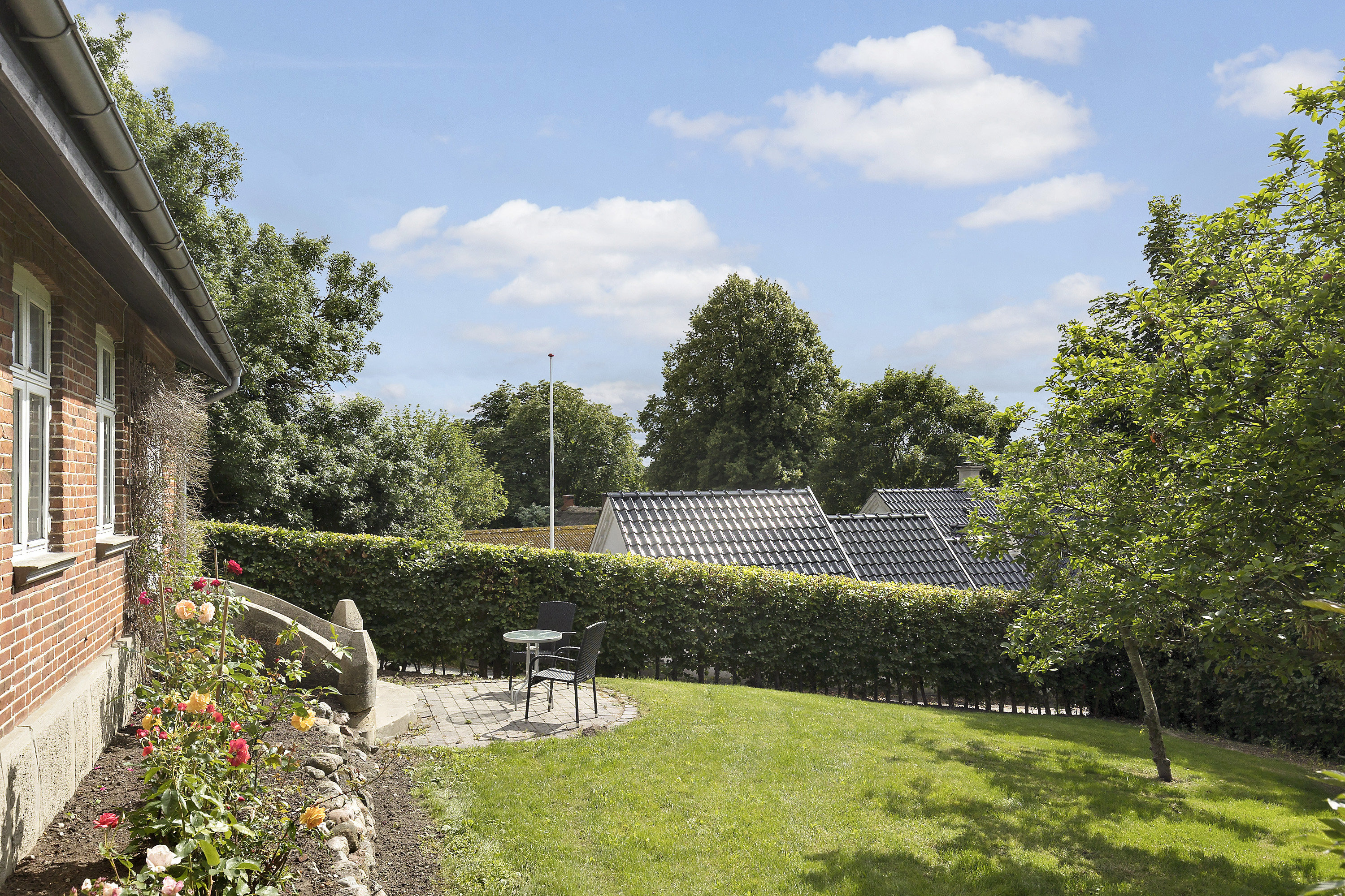 Fremhævet  billede i fuldskærmstilstand. Billede af Kirketoften 1, Virring, 8960 Randers SØ