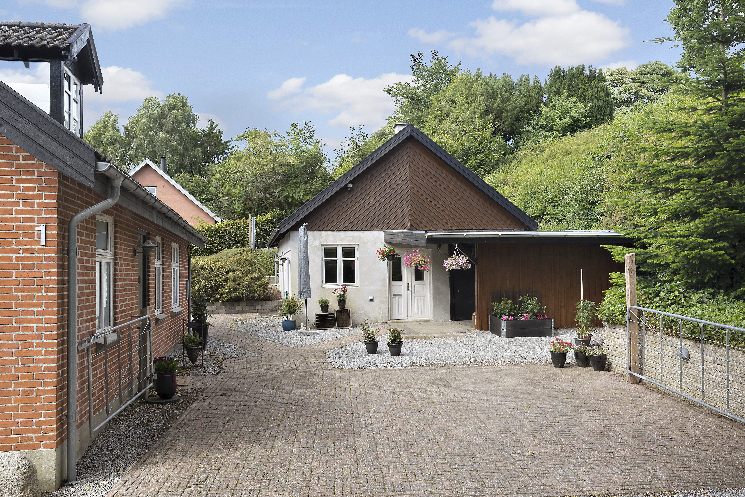 Fremhævet  billede i fuldskærmstilstand. Billede af Kirketoften 1, Virring, 8960 Randers SØ