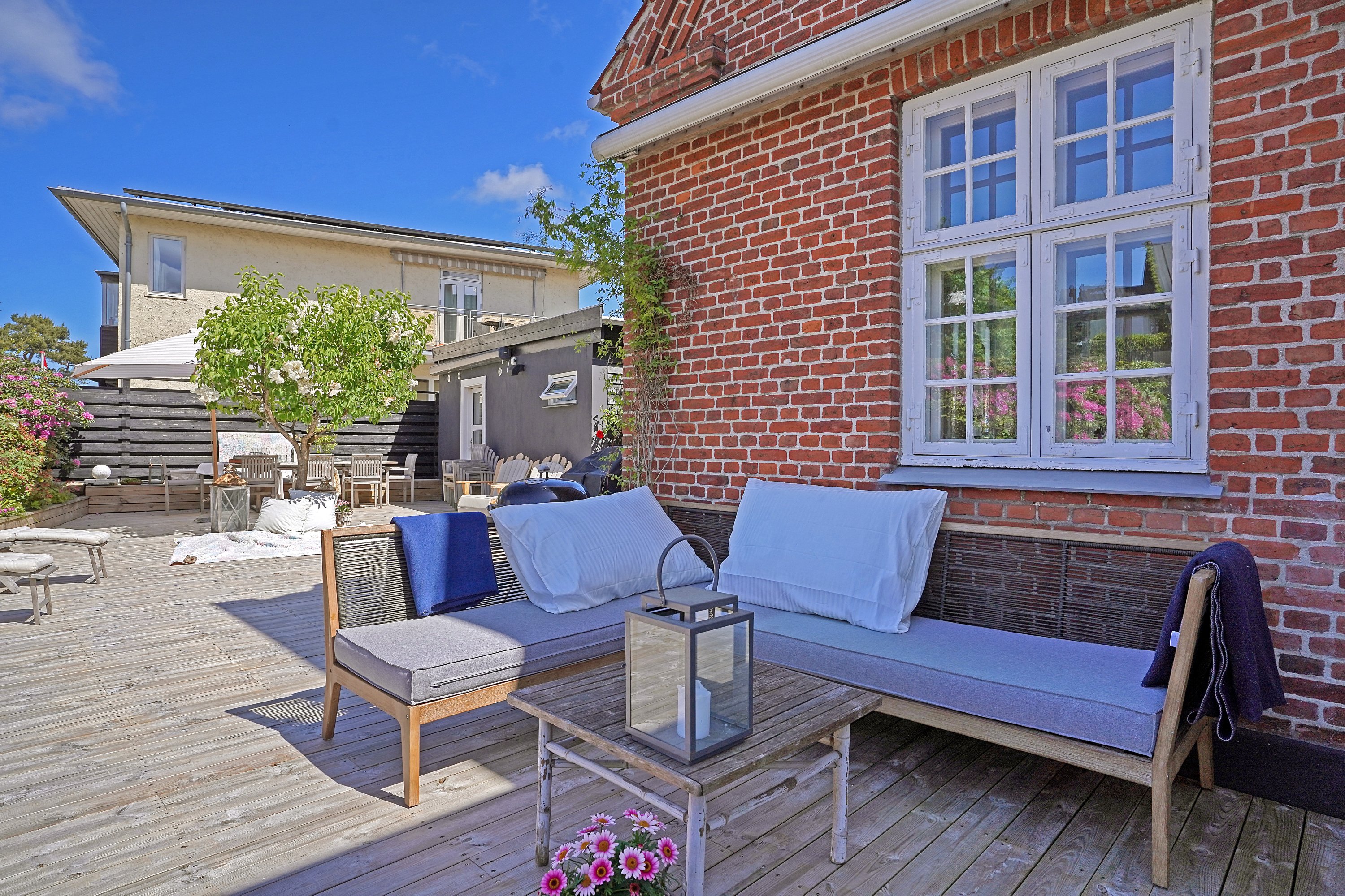 Fremhævet terrasse billede i fuldskærmstilstand. Billede af Nordre Strandvej 356A, 3100 Hornbæk