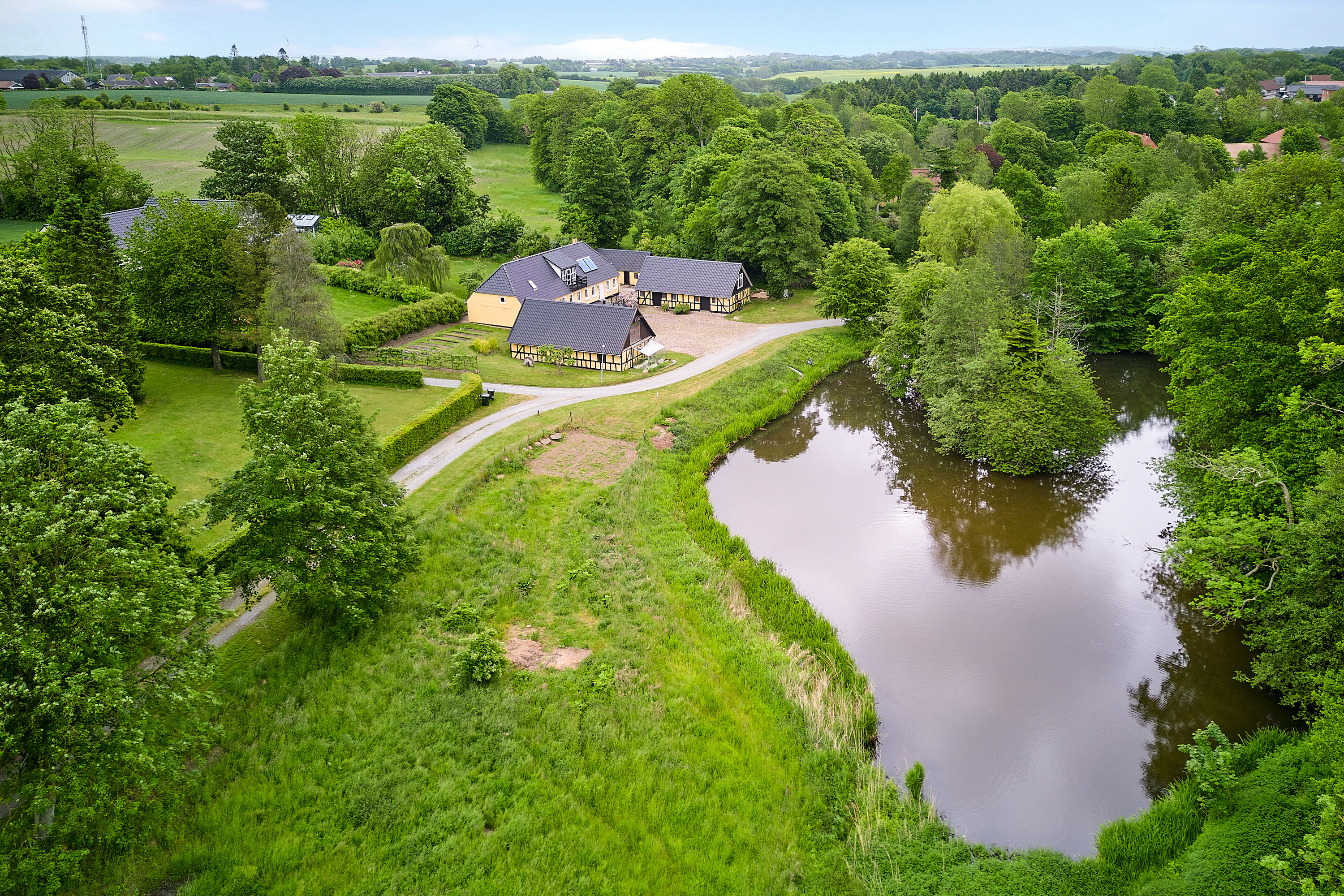 Fremhævet  billede i fuldskærmstilstand. Billede af Møllebakken 4, Rårup, 7130 Juelsminde