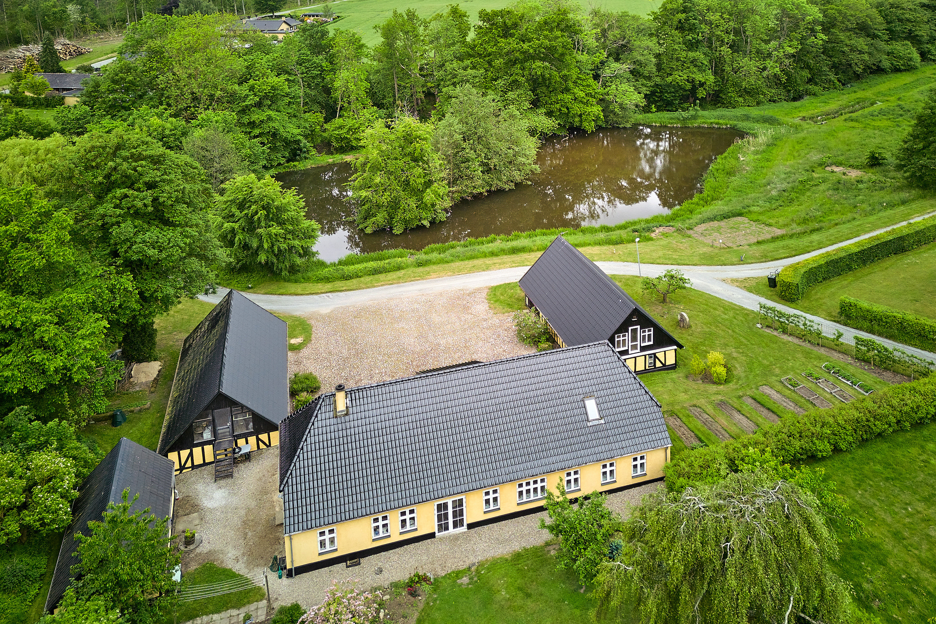 Miniaturebillede 1: . Billede af Møllebakken 4, Rårup, 7130 Juelsminde