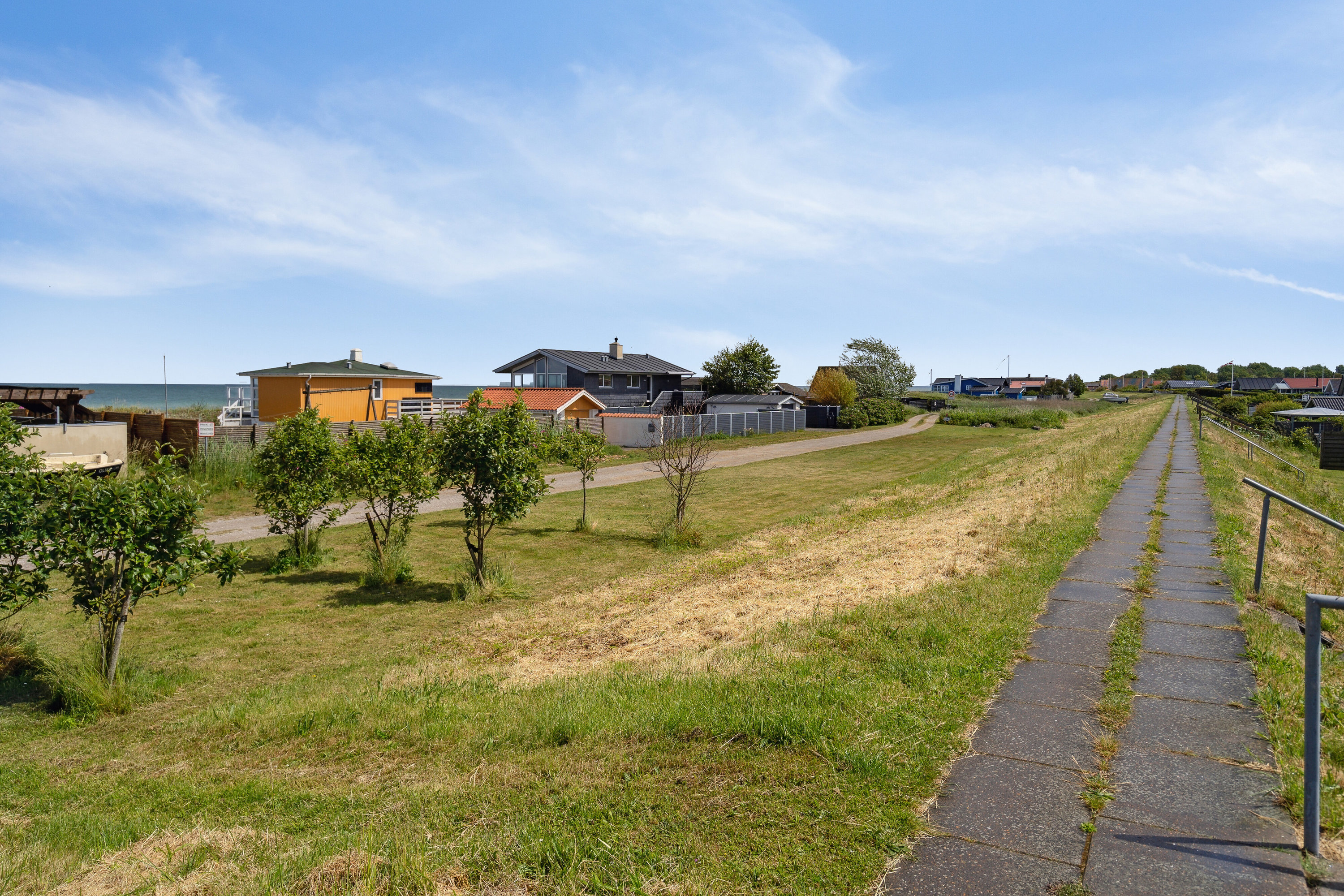 Fremhævet set fra haven billede i fuldskærmstilstand. Billede af Platanvej 51, Tørresø Strand, 5450 Otterup