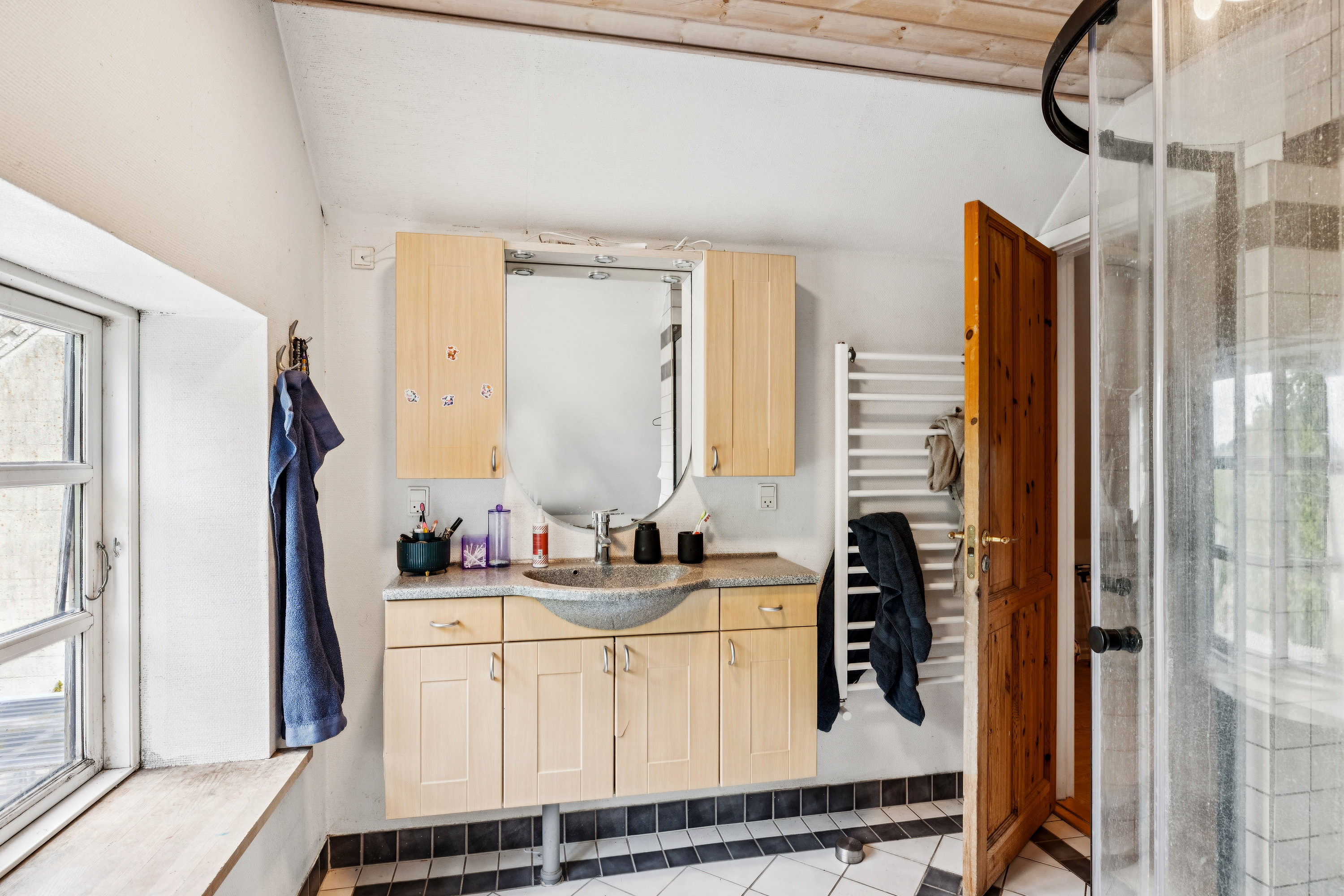 Fremhævet badeværelse billede i fuldskærmstilstand. Billede af Nørreåvej 25, Vejrum, 8830 Tjele