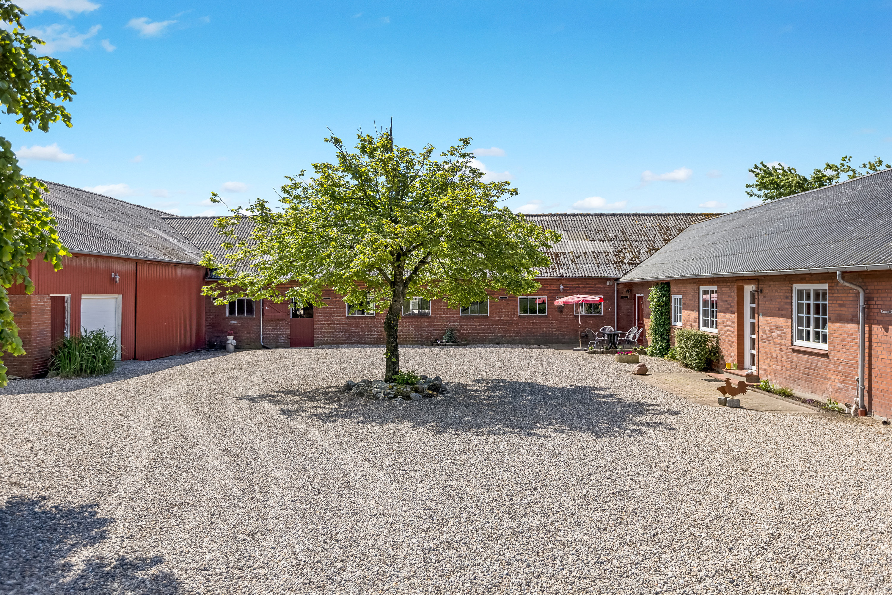 Fremhævet facade billede i fuldskærmstilstand. Billede af Kannikhusvej 2, Bønderby, 6270 Tønder