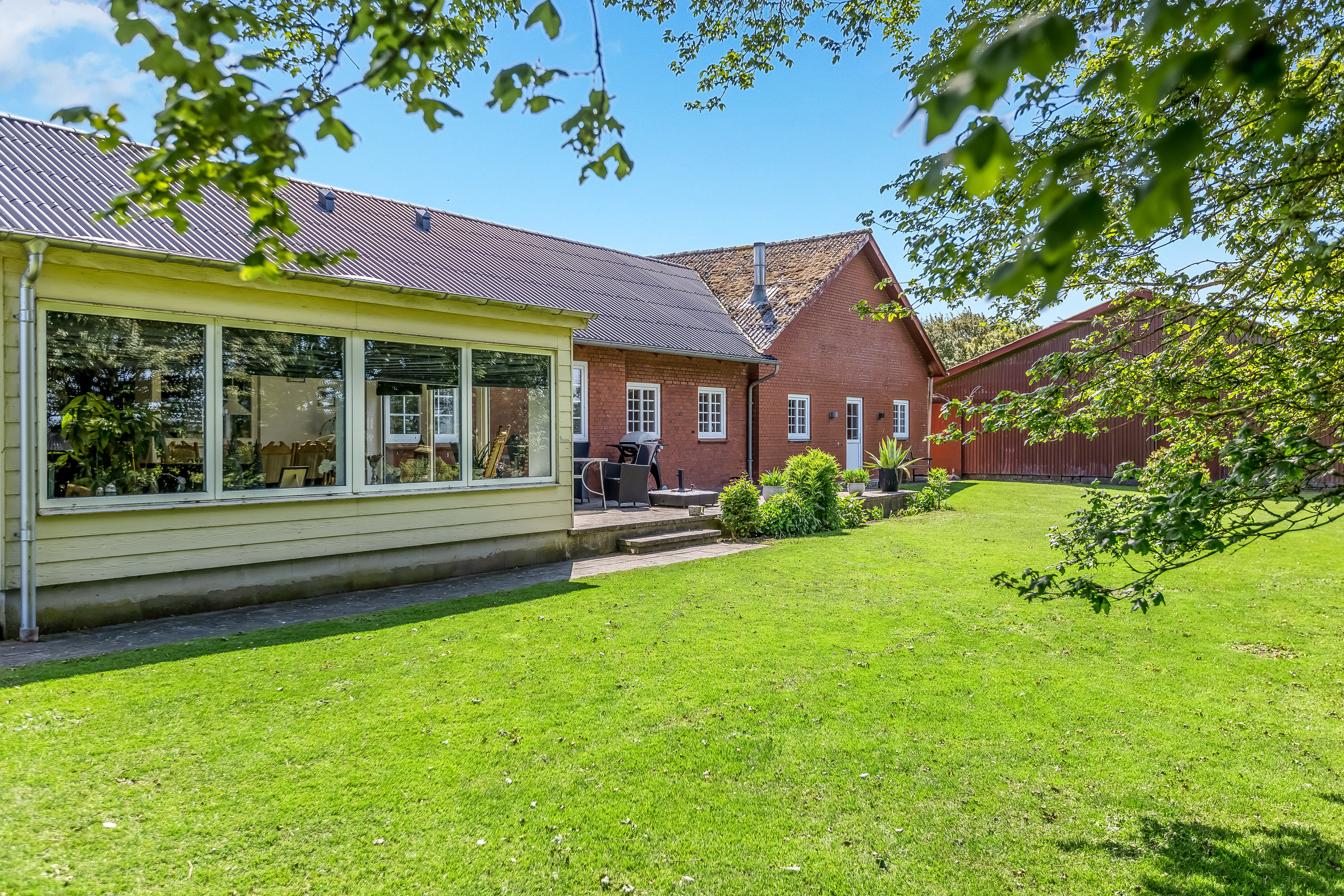 Fremhævet facade billede i fuldskærmstilstand. Billede af Kannikhusvej 2, Bønderby, 6270 Tønder