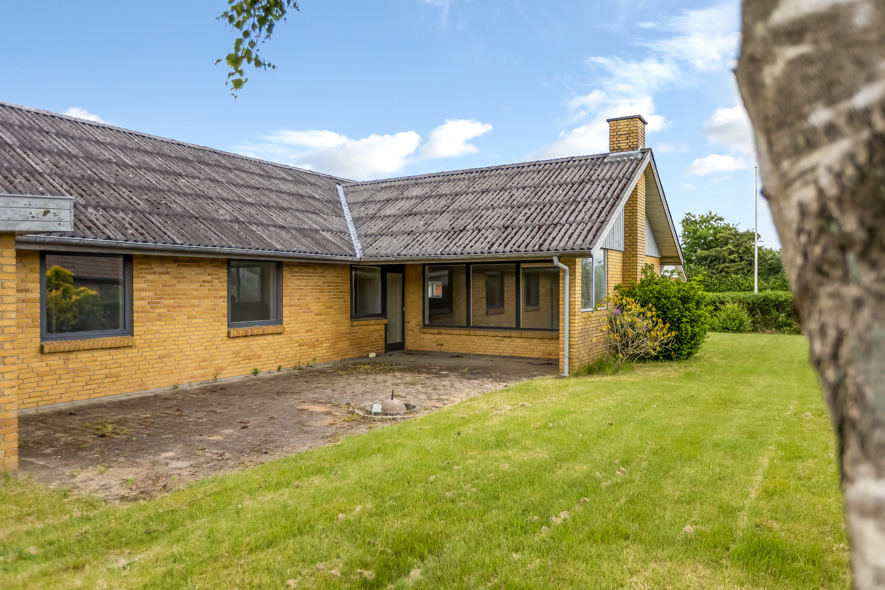 Fremhævet facade billede i fuldskærmstilstand. Billede af Munkeparken 21, 6240 Løgumkloster