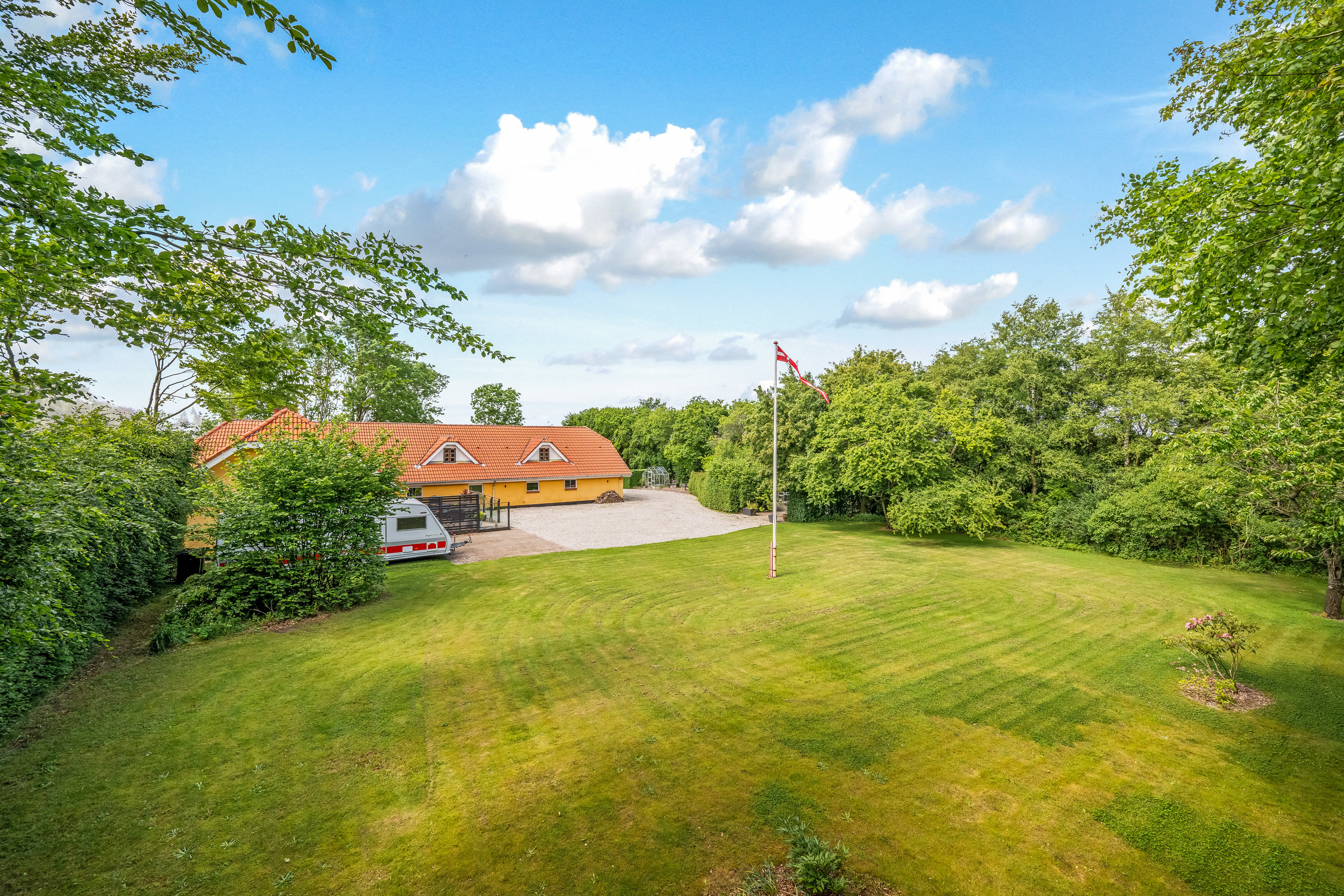 Fremhævet have billede i fuldskærmstilstand. Billede af Skærbækvej 15, Vium Øst, 6920 Videbæk