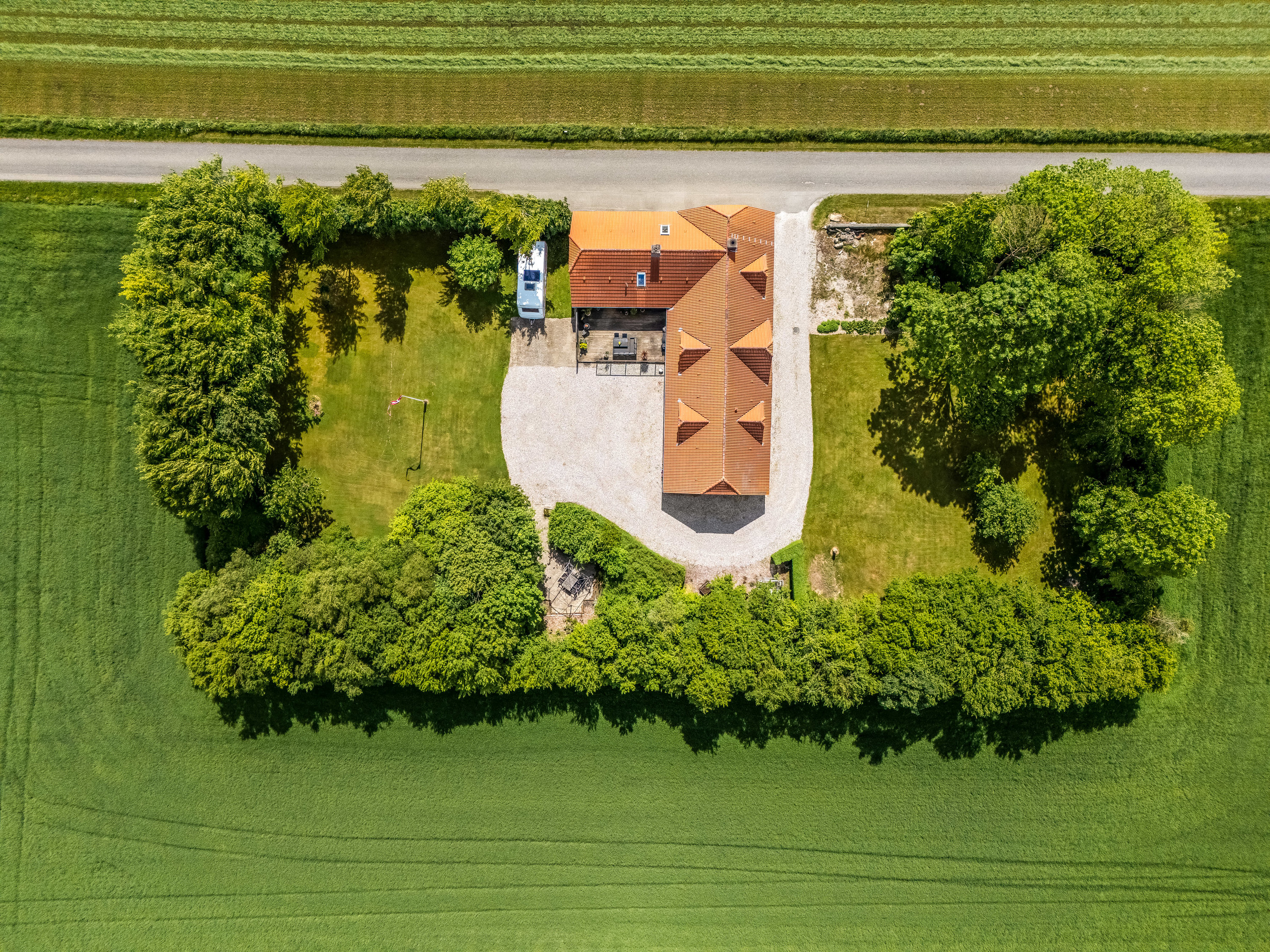 Fremhævet luftfoto billede i fuldskærmstilstand. Billede af Skærbækvej 15, Vium Øst, 6920 Videbæk