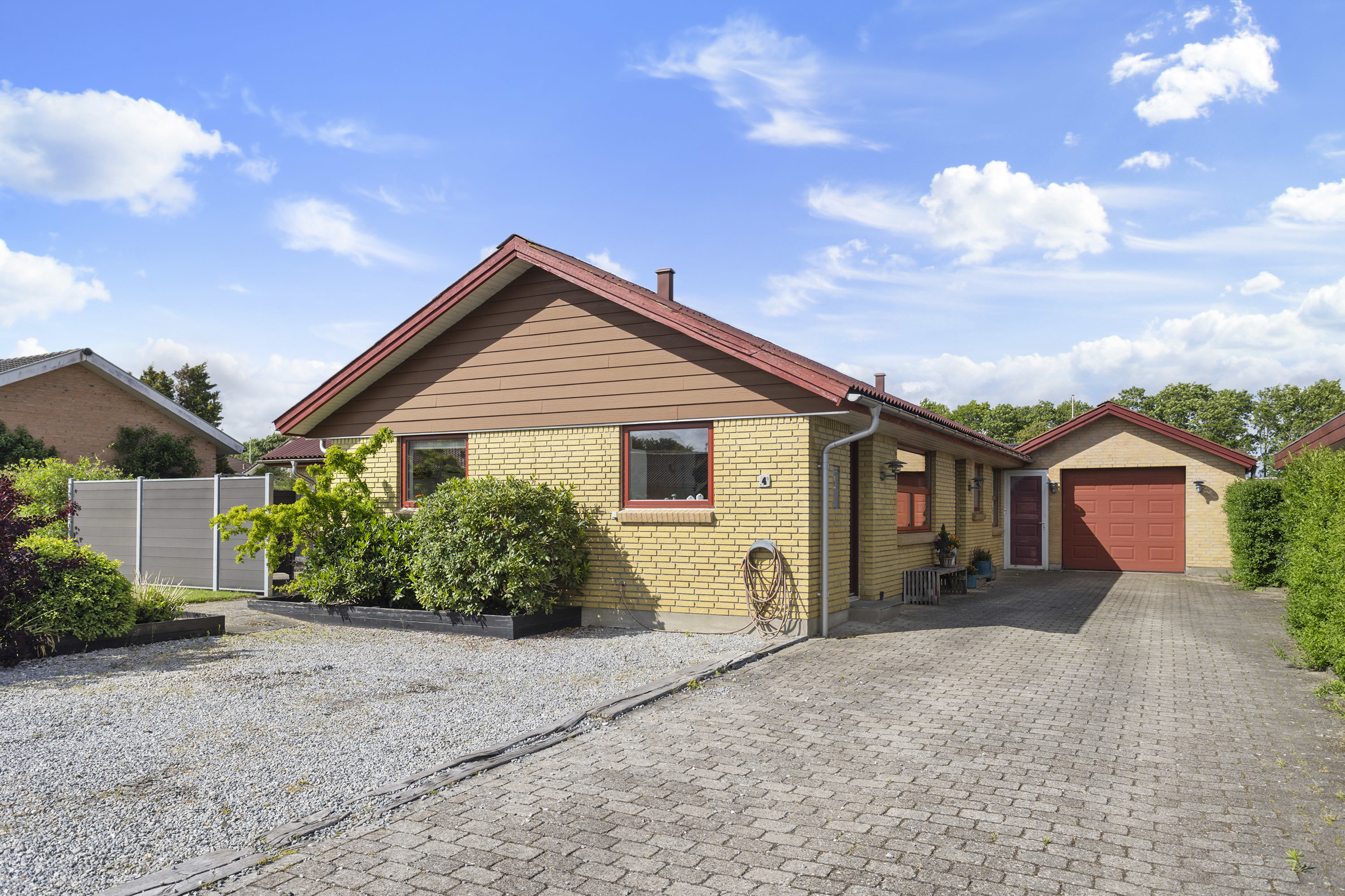 Miniaturebillede 1: facade. Billede af Tommelisevej 4, 9700 Brønderslev