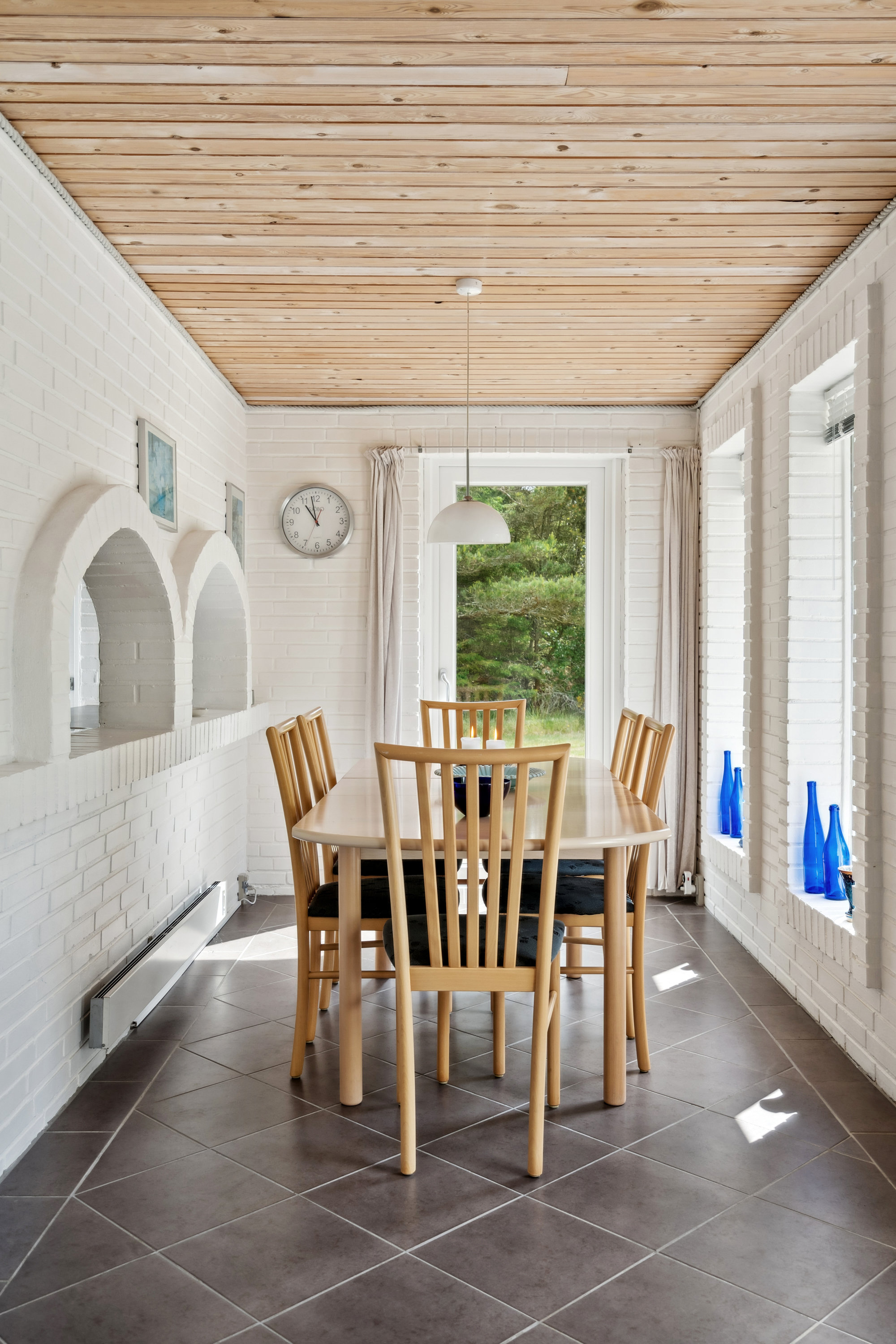 Fremhævet stue billede i fuldskærmstilstand. Billede af Apollonvej 2, Skiveren, 9982 Ålbæk