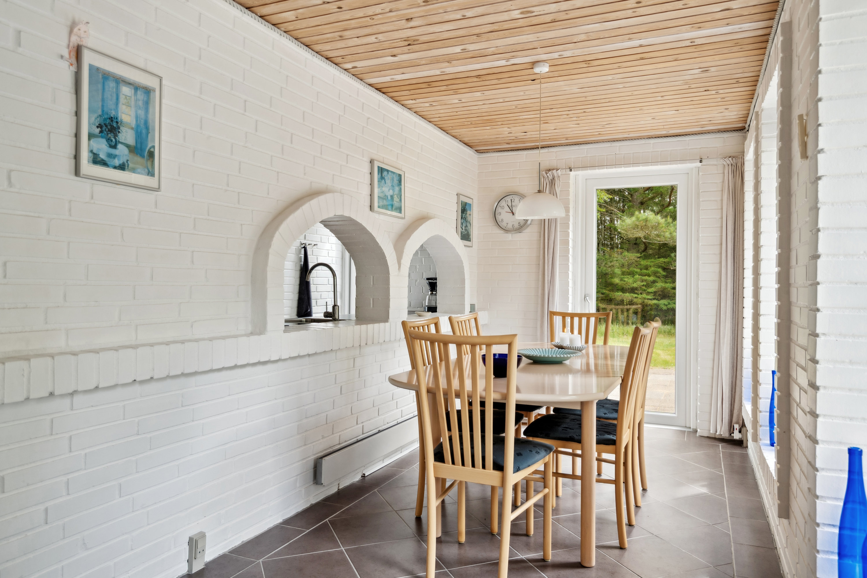 Fremhævet spisestue billede i fuldskærmstilstand. Billede af Apollonvej 2, Skiveren, 9982 Ålbæk