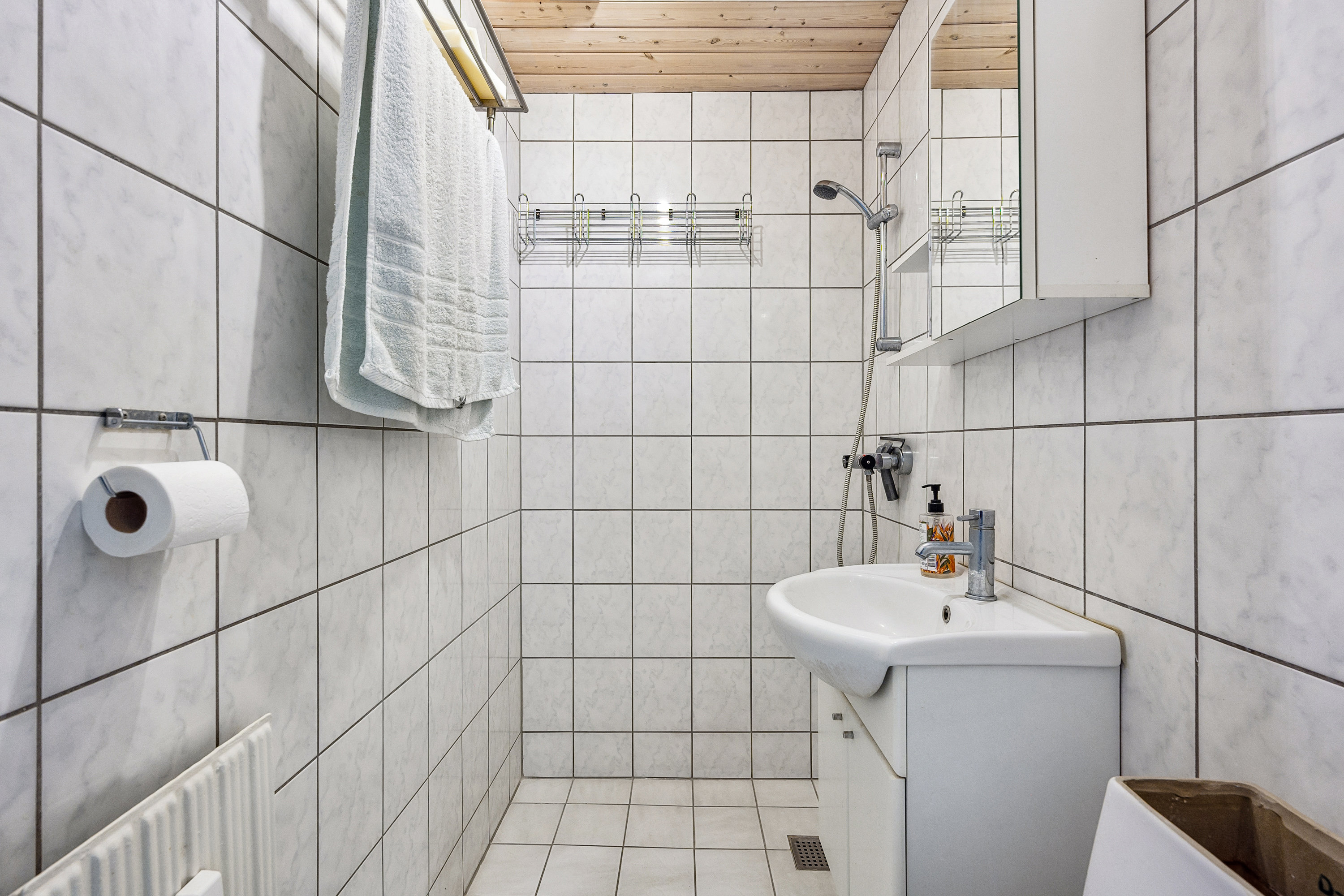 Fremhævet badeværelse billede i fuldskærmstilstand. Billede af Roald Amundsens Vej 27, 1., 9210 Aalborg SØ