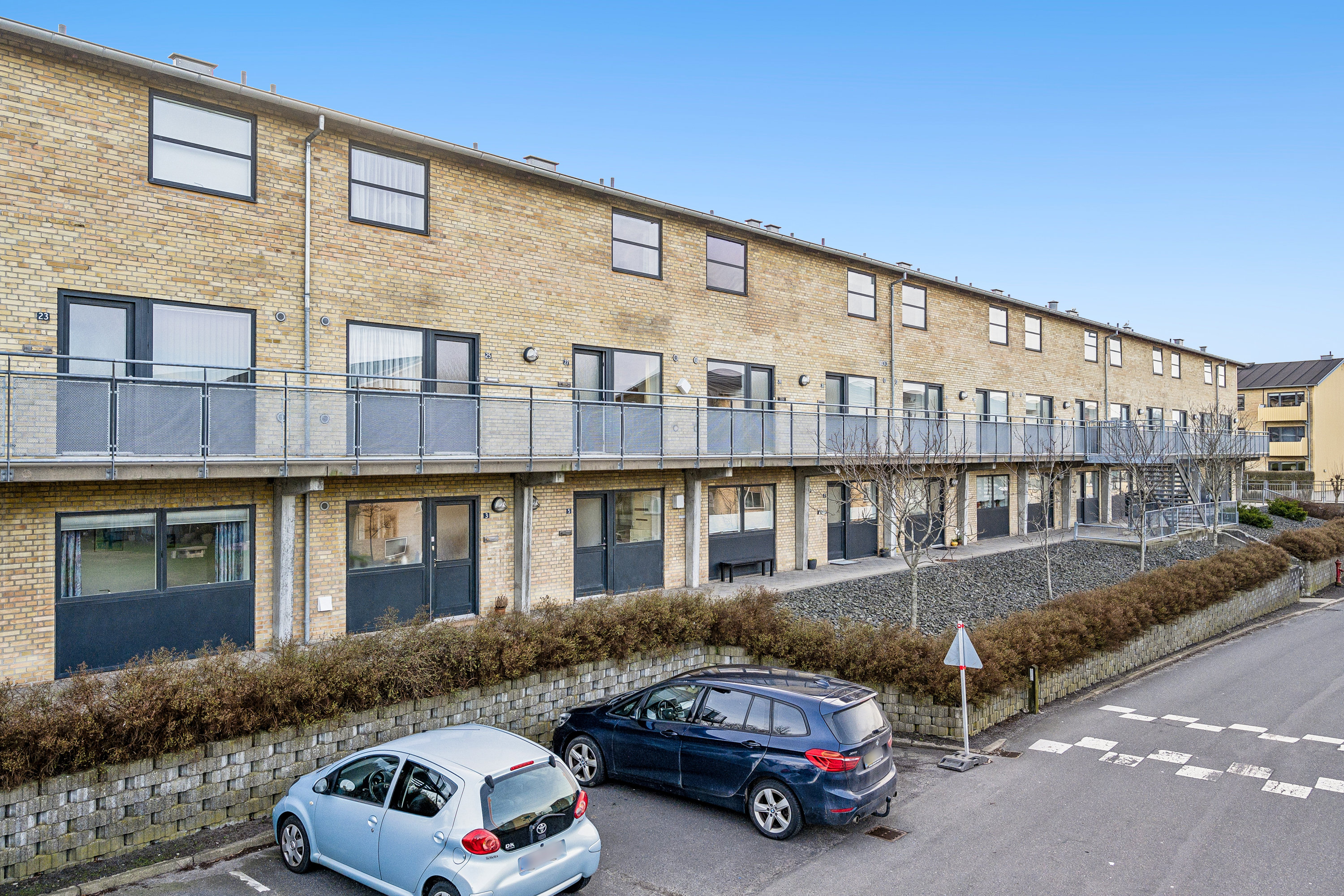 Fremhævet ejendommen billede i fuldskærmstilstand. Billede af Roald Amundsens Vej 27, 1., 9210 Aalborg SØ