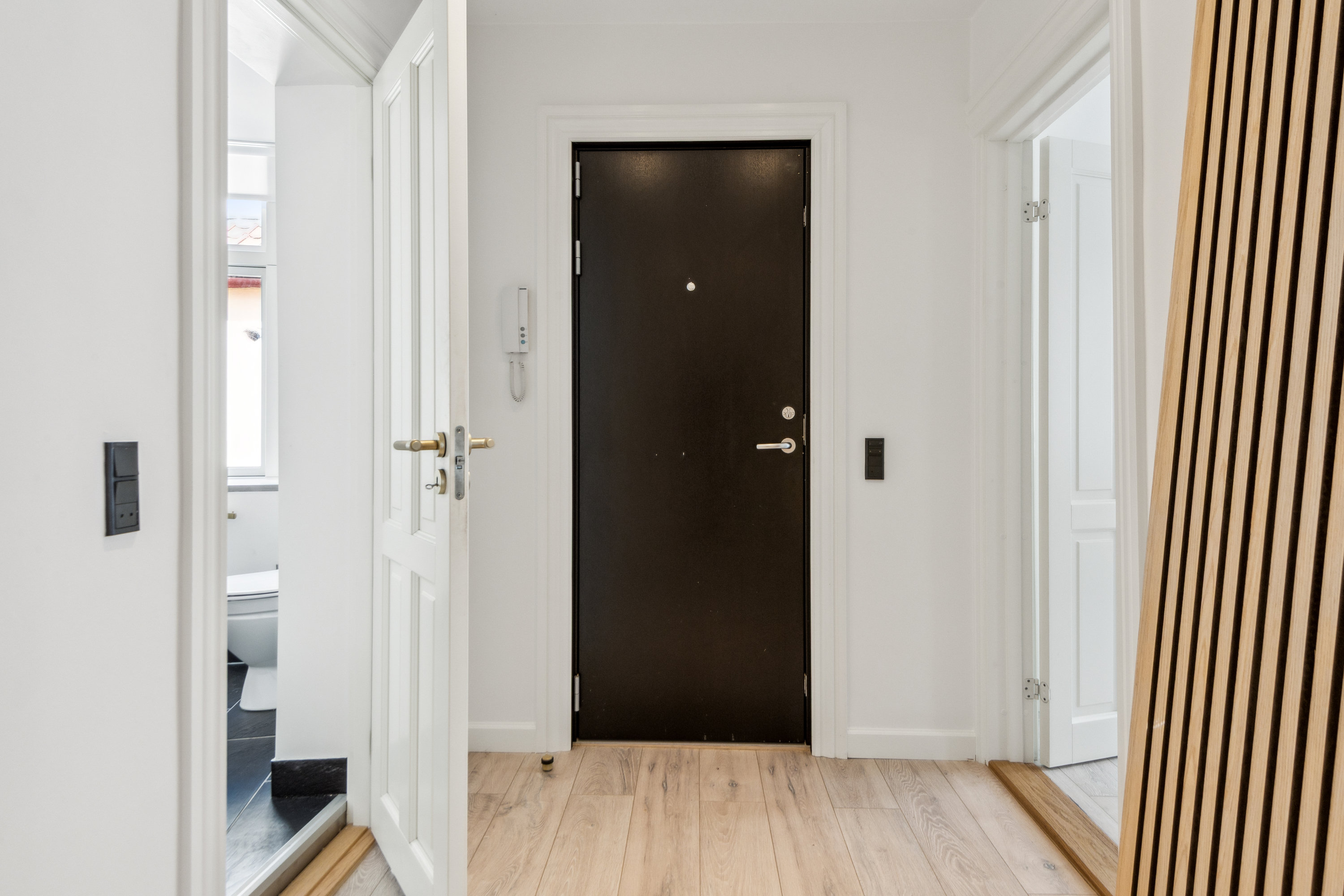 Fremhævet gang billede i fuldskærmstilstand. Billede af Vesterå 7, 1. tv., 9000 Aalborg