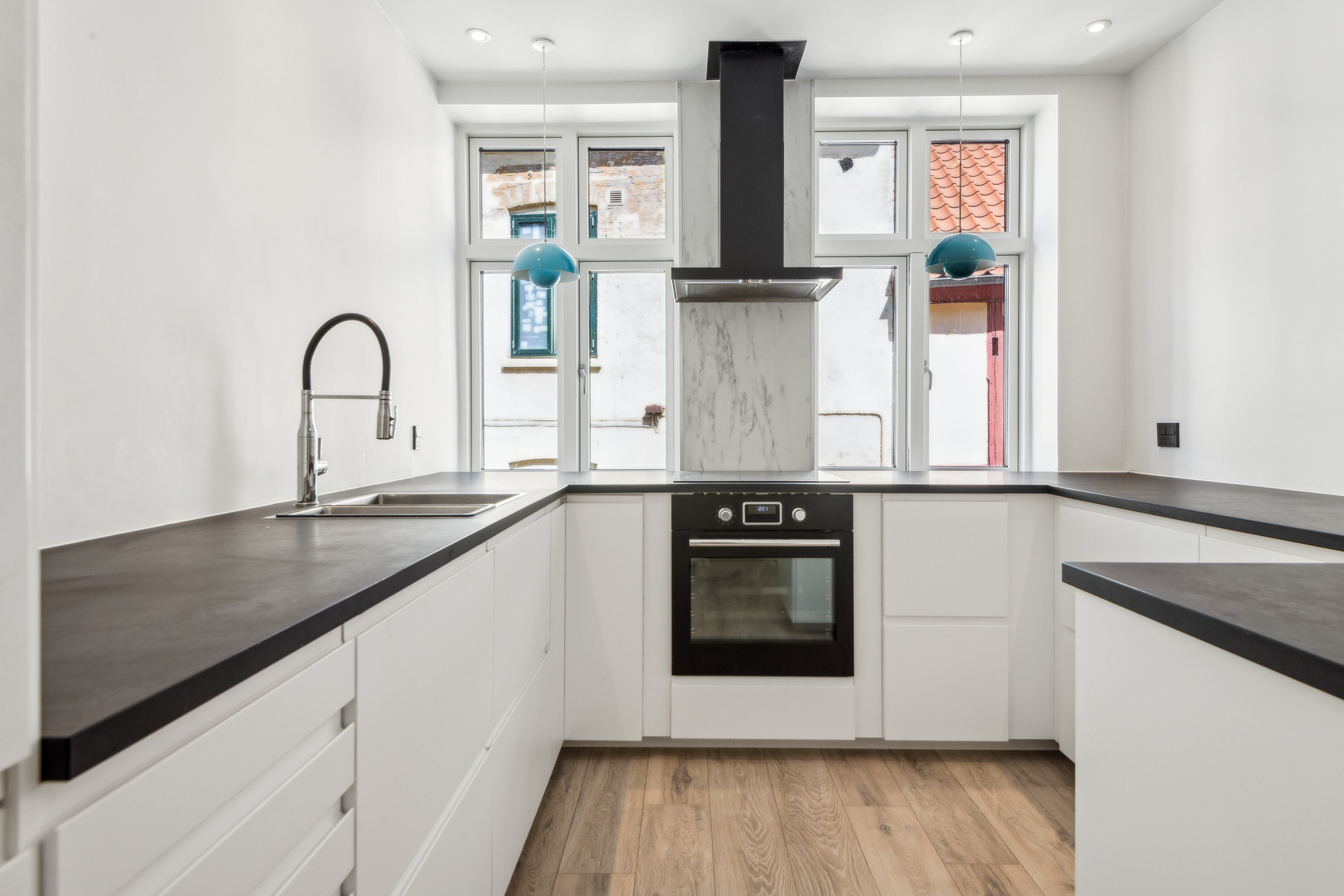 Fremhævet køkken billede i fuldskærmstilstand. Billede af Vesterå 7, 1. tv., 9000 Aalborg