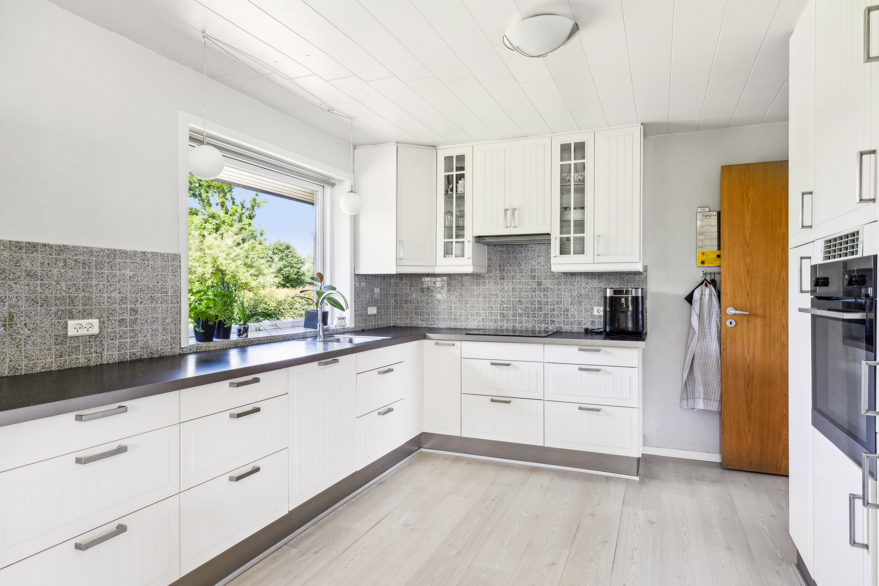 Fremhævet køkken billede i fuldskærmstilstand. Billede af Solvænget 17, Roager, 6760 Ribe