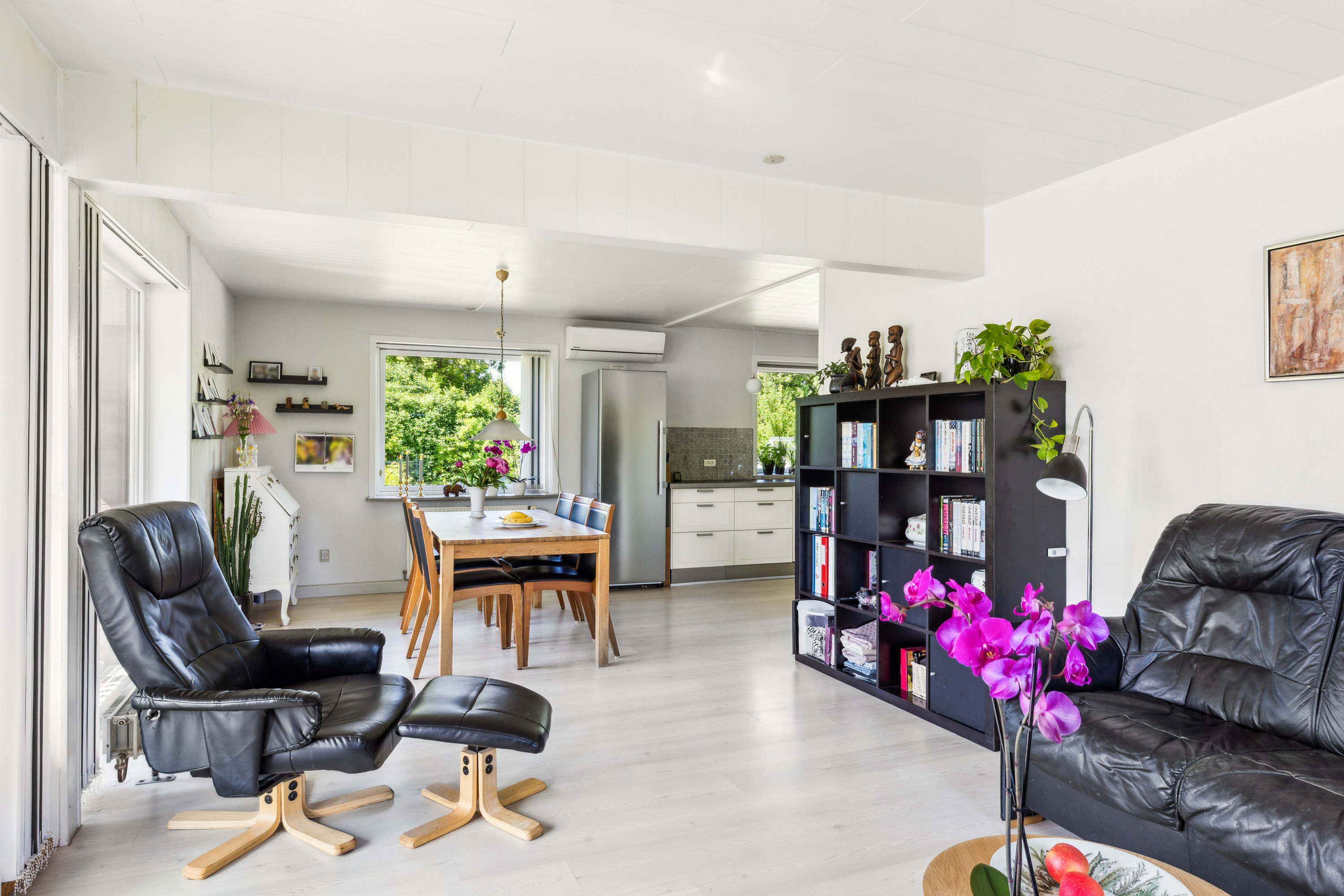 Fremhævet stue billede i fuldskærmstilstand. Billede af Solvænget 17, Roager, 6760 Ribe