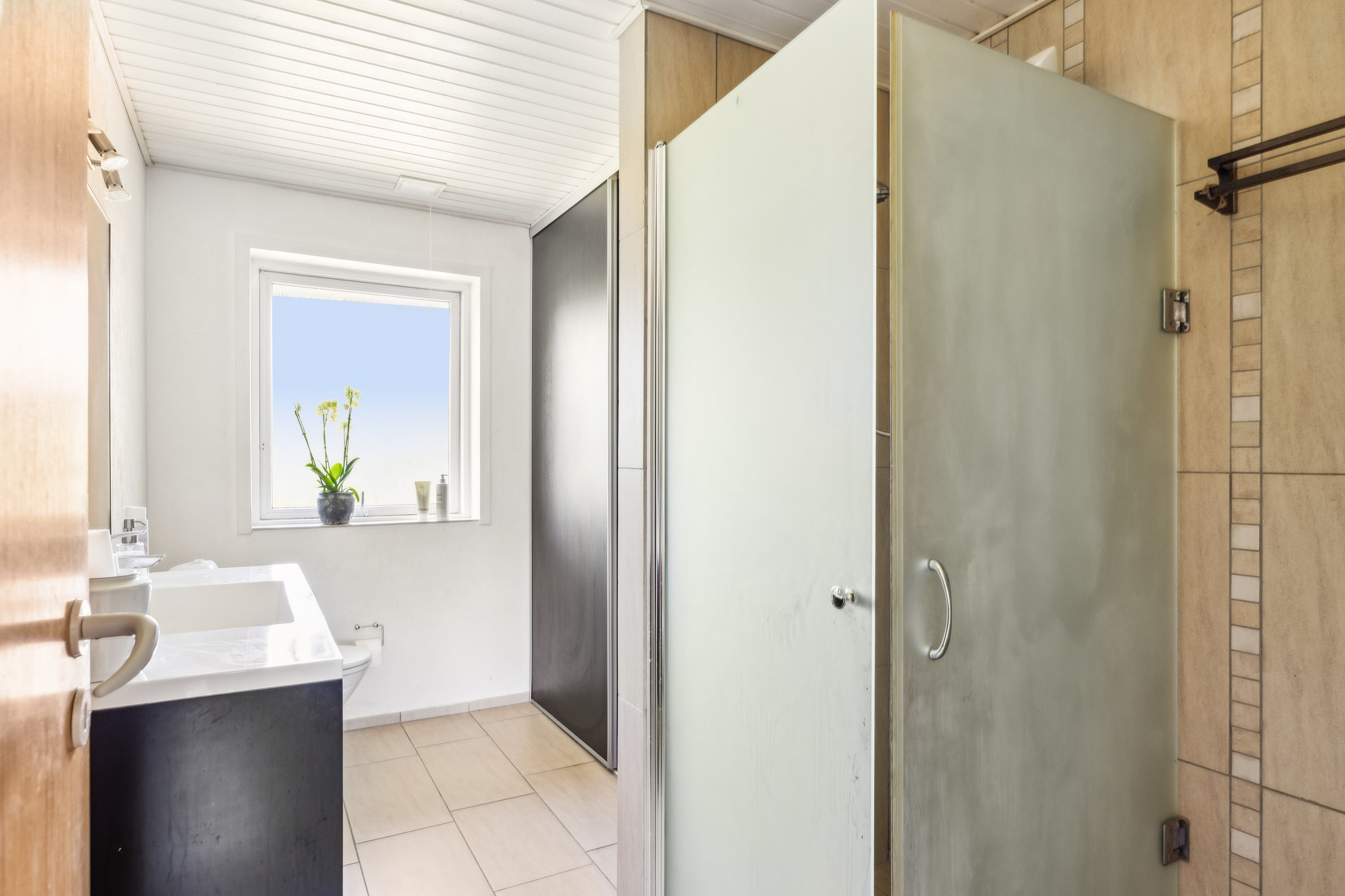 Fremhævet badeværelse billede i fuldskærmstilstand. Billede af Solvænget 17, Roager, 6760 Ribe