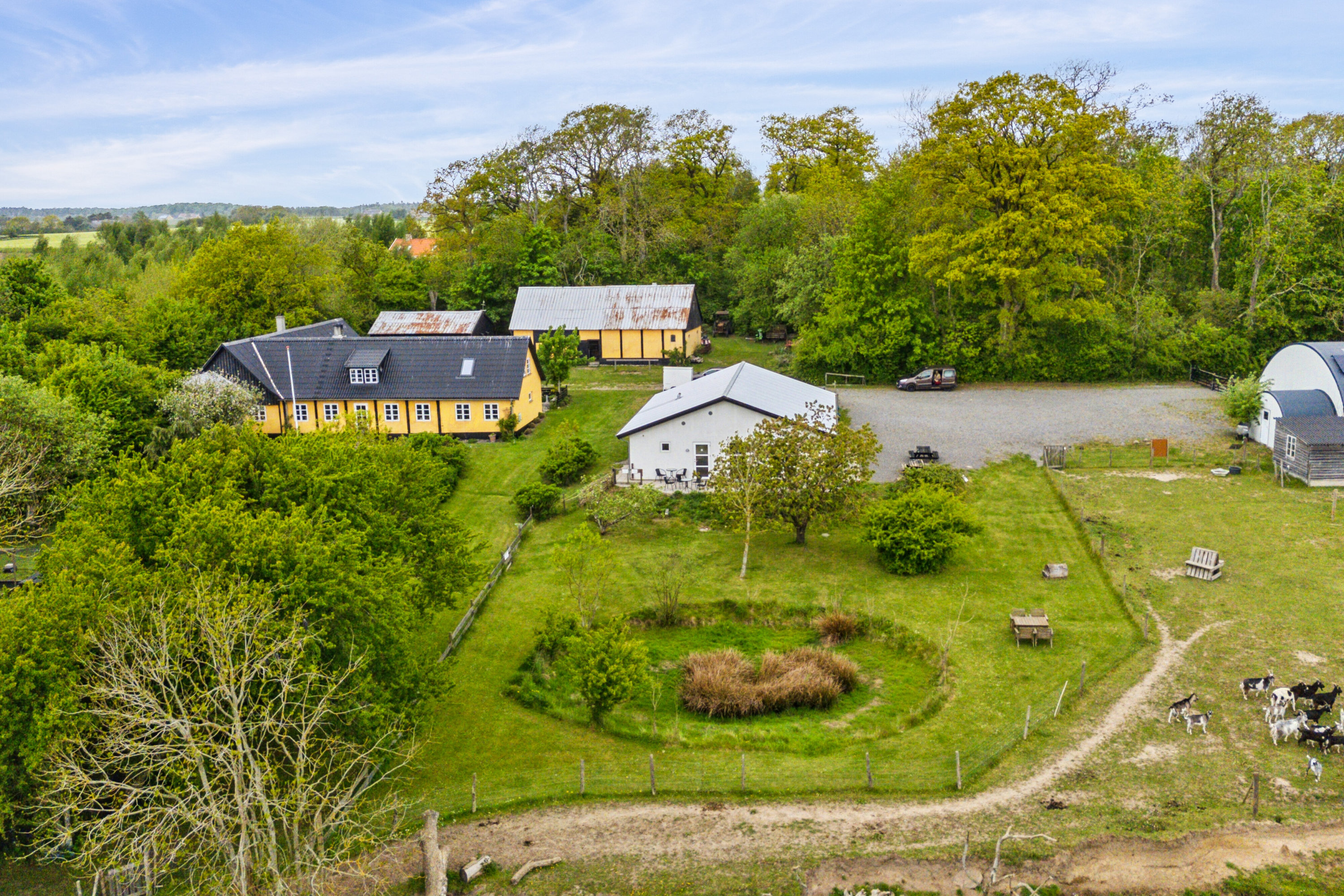 Miniaturebillede 1: luftfoto. Billede af Krækketsvej 3, Østerlars, 3760 Gudhjem