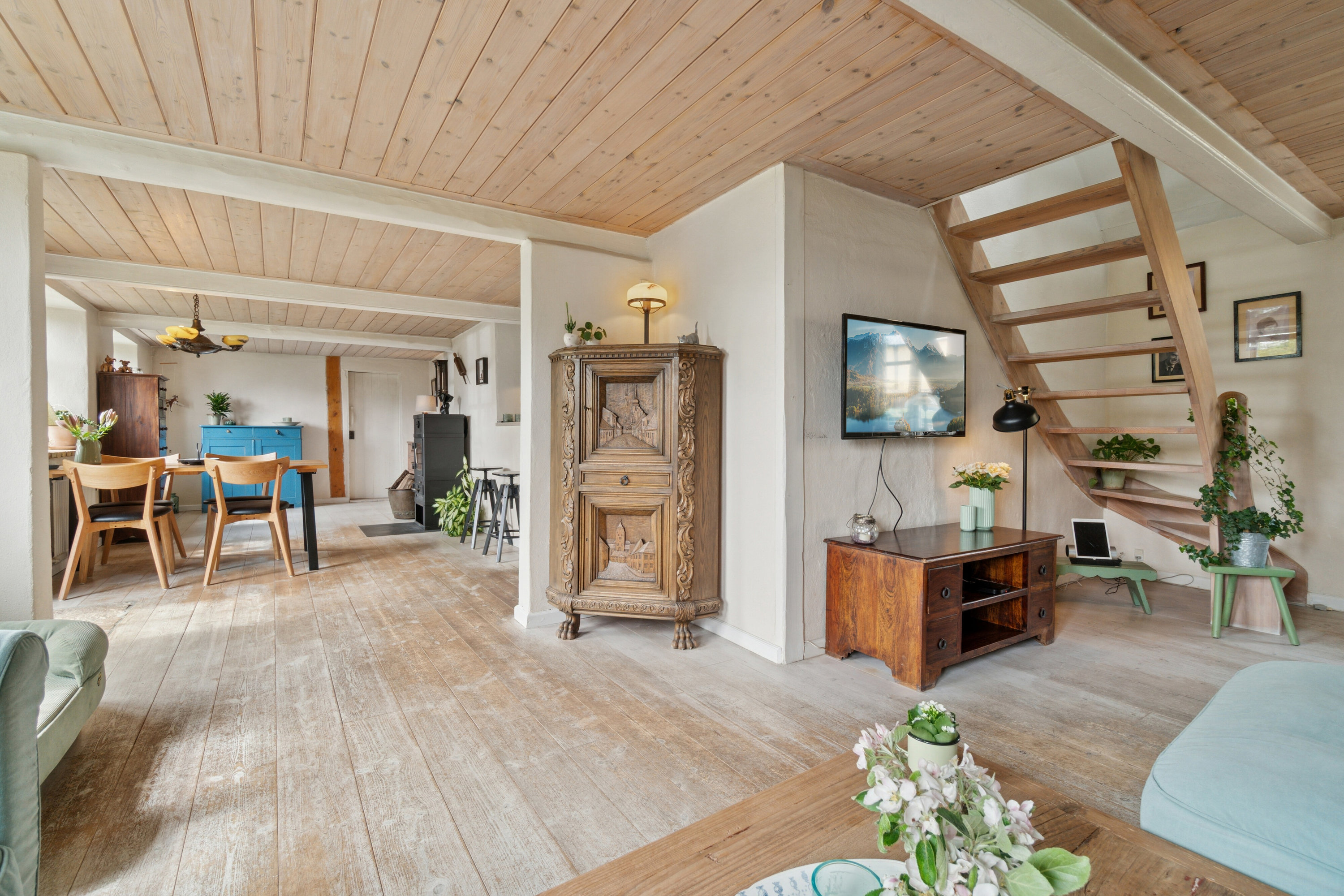 Fremhævet indendørs billede i fuldskærmstilstand. Billede af Krækketsvej 3, Østerlars, 3760 Gudhjem