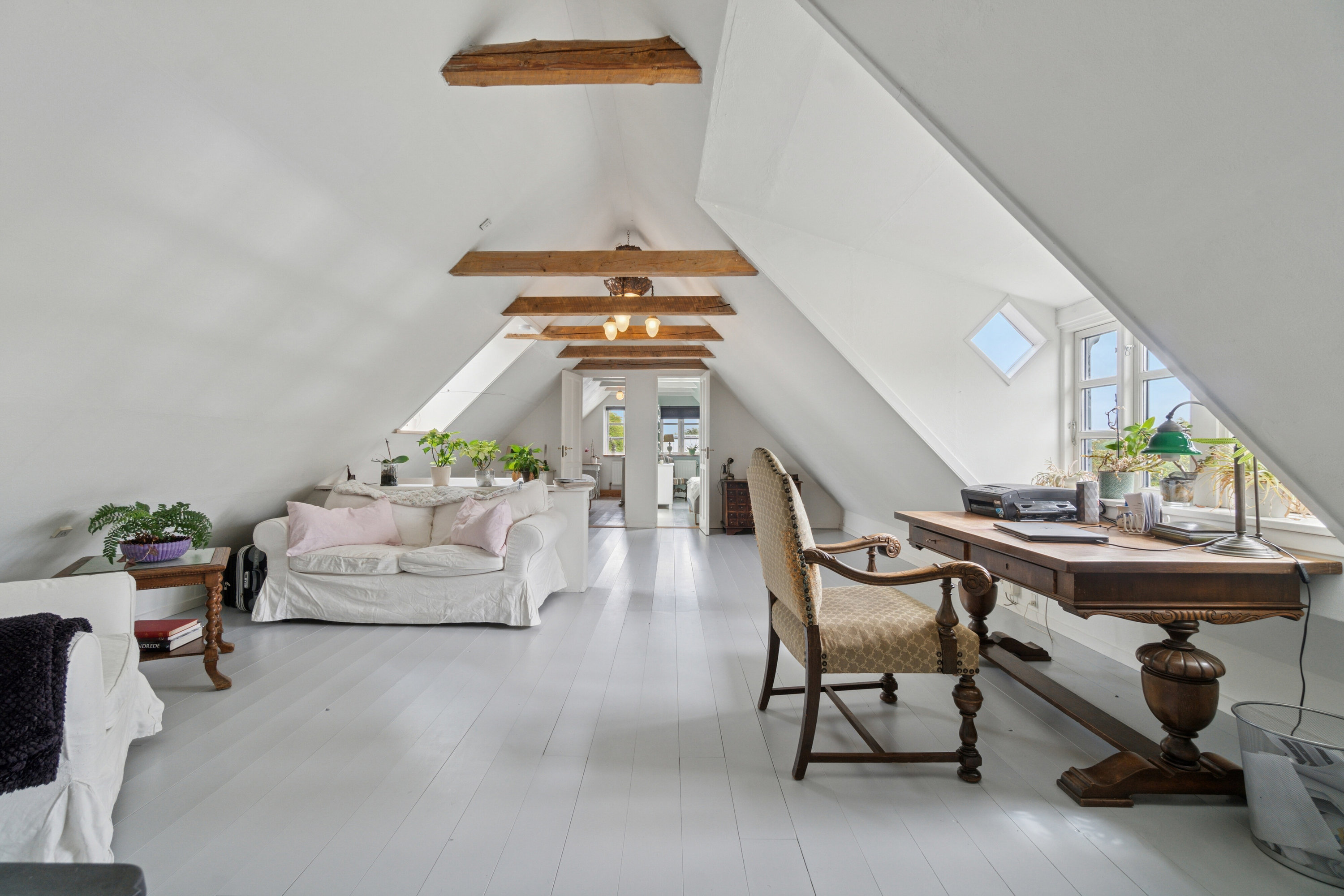 Fremhævet indendørs billede i fuldskærmstilstand. Billede af Krækketsvej 3, Østerlars, 3760 Gudhjem