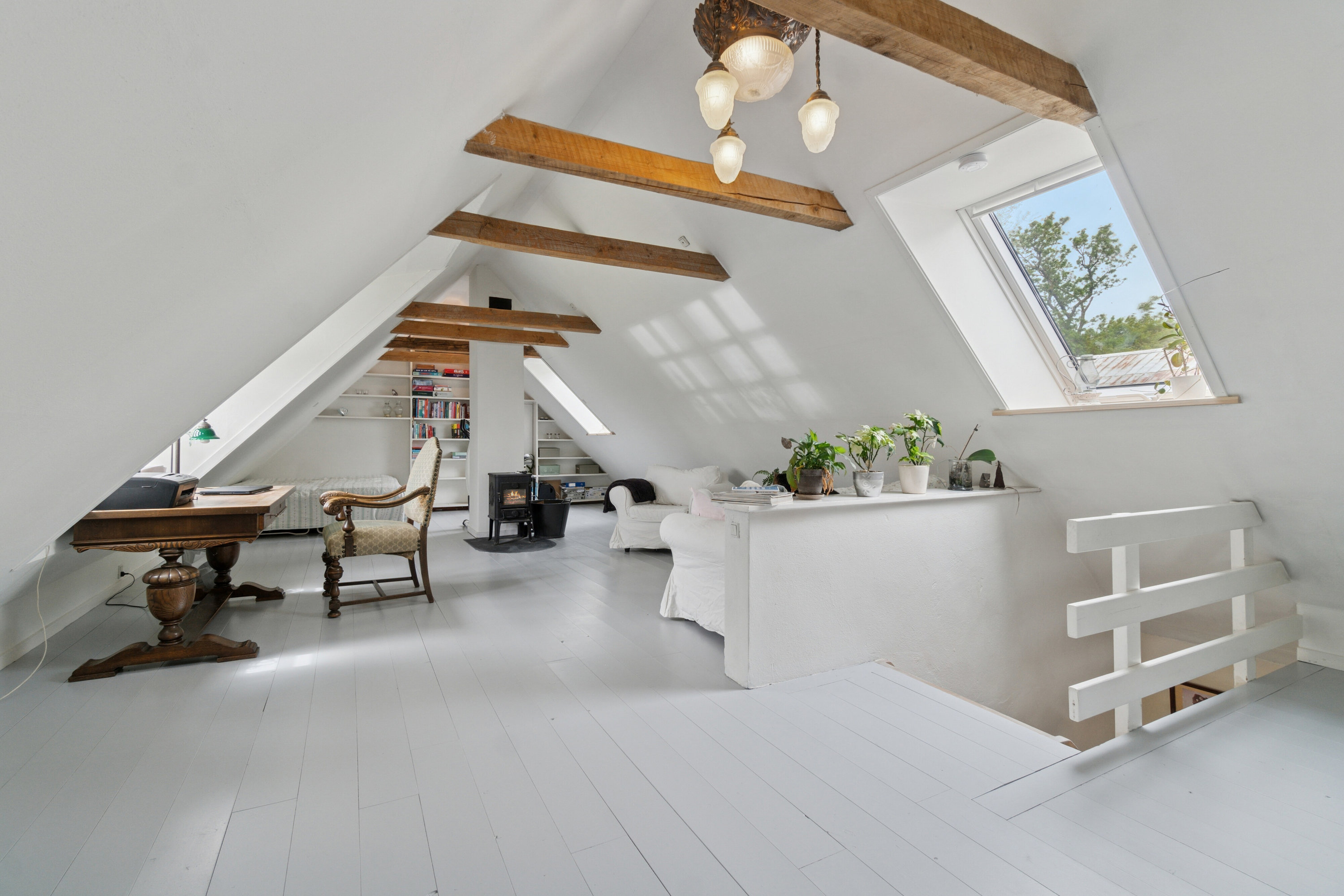 Fremhævet indendørs billede i fuldskærmstilstand. Billede af Krækketsvej 3, Østerlars, 3760 Gudhjem