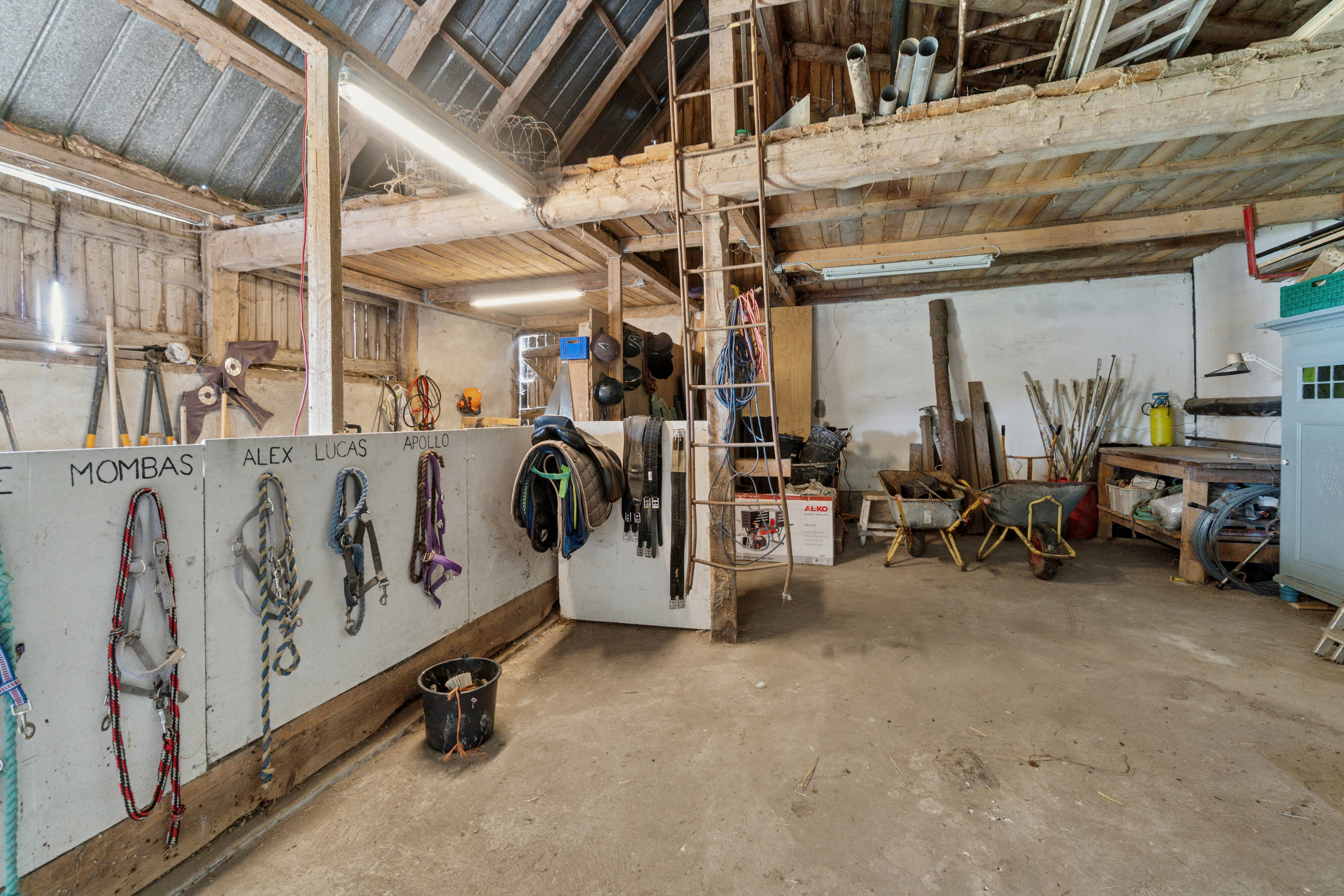 Fremhævet lager billede i fuldskærmstilstand. Billede af Krækketsvej 3, Østerlars, 3760 Gudhjem