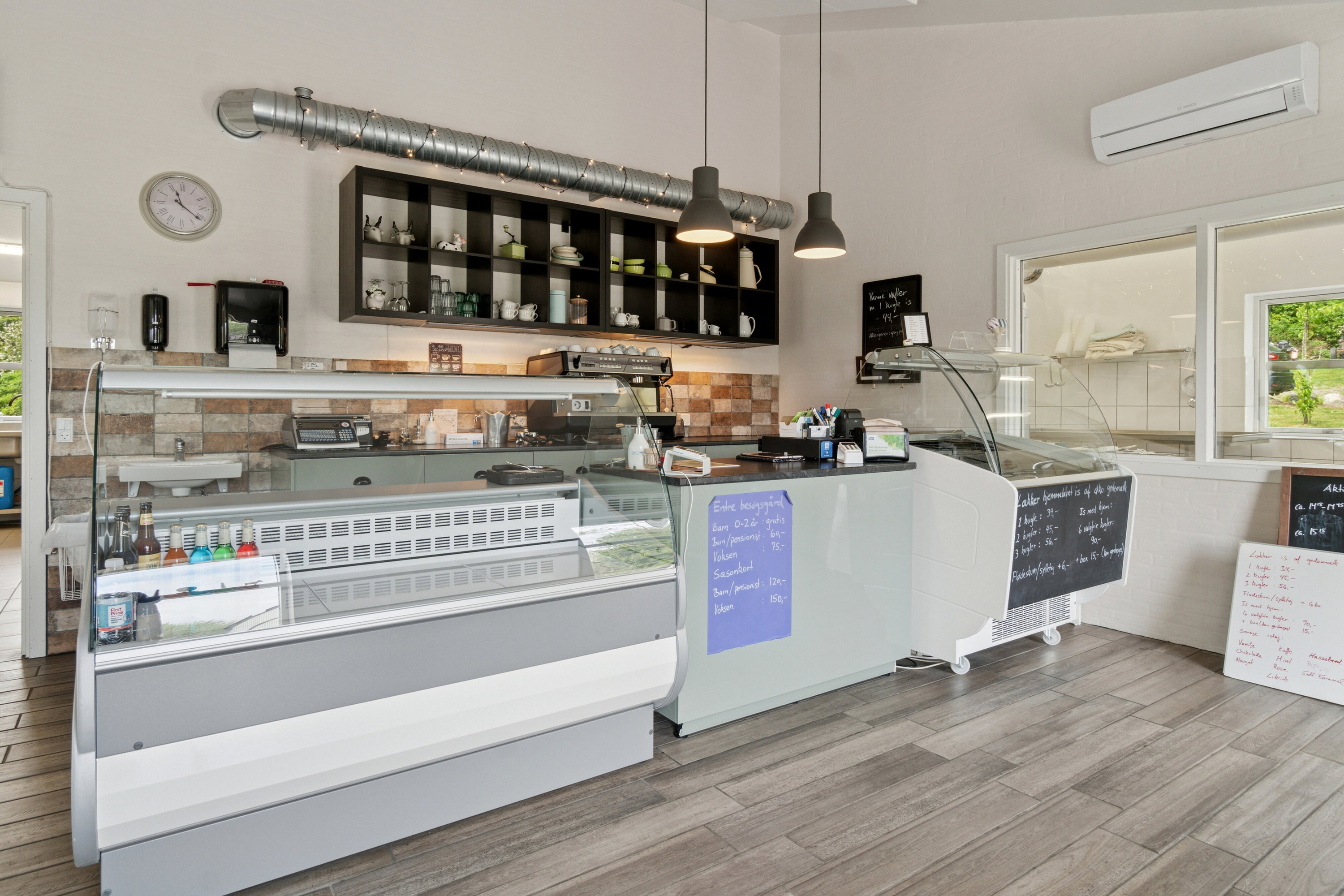 Fremhævet værelse billede i fuldskærmstilstand. Billede af Krækketsvej 3, Østerlars, 3760 Gudhjem