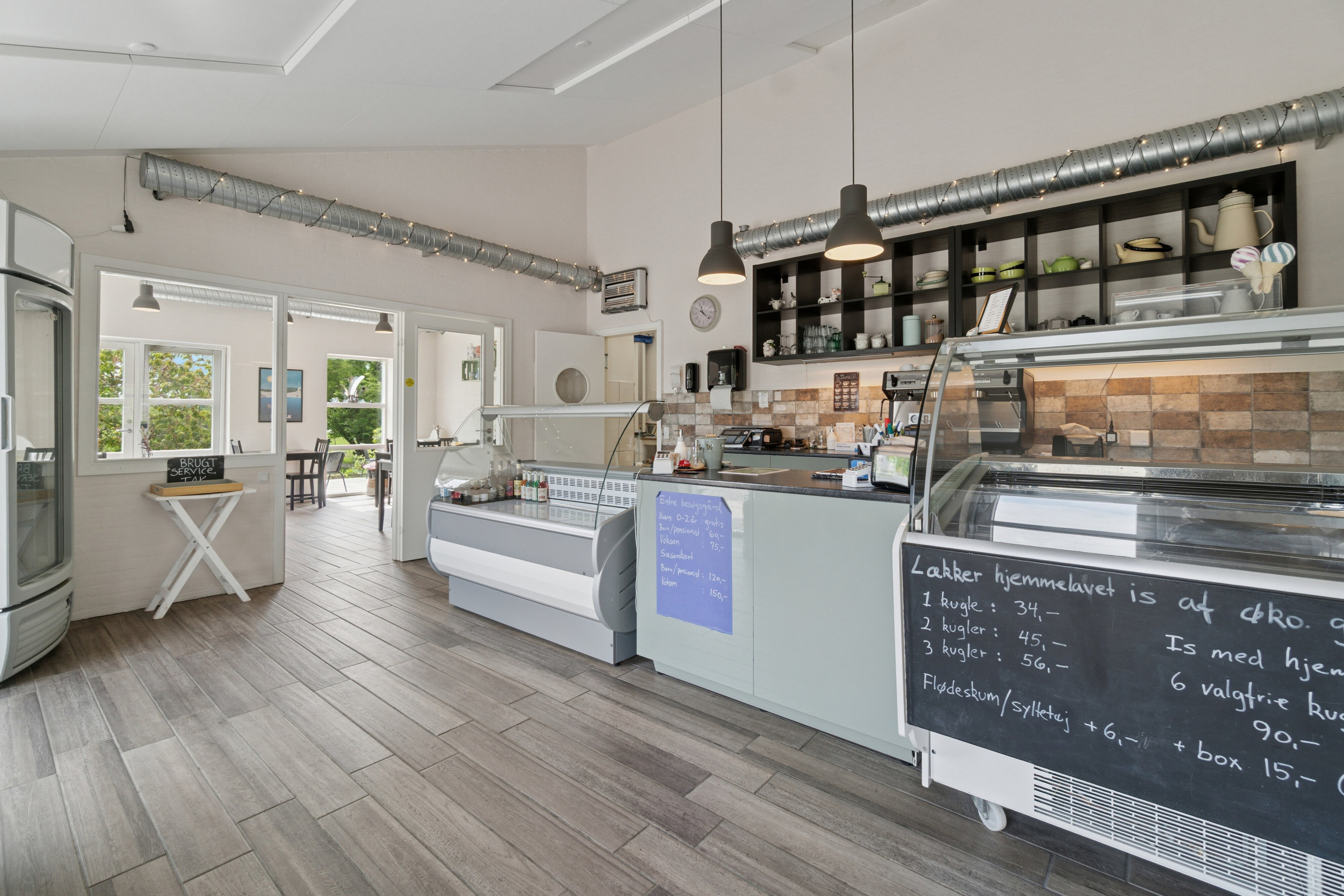 Fremhævet værelse billede i fuldskærmstilstand. Billede af Krækketsvej 3, Østerlars, 3760 Gudhjem