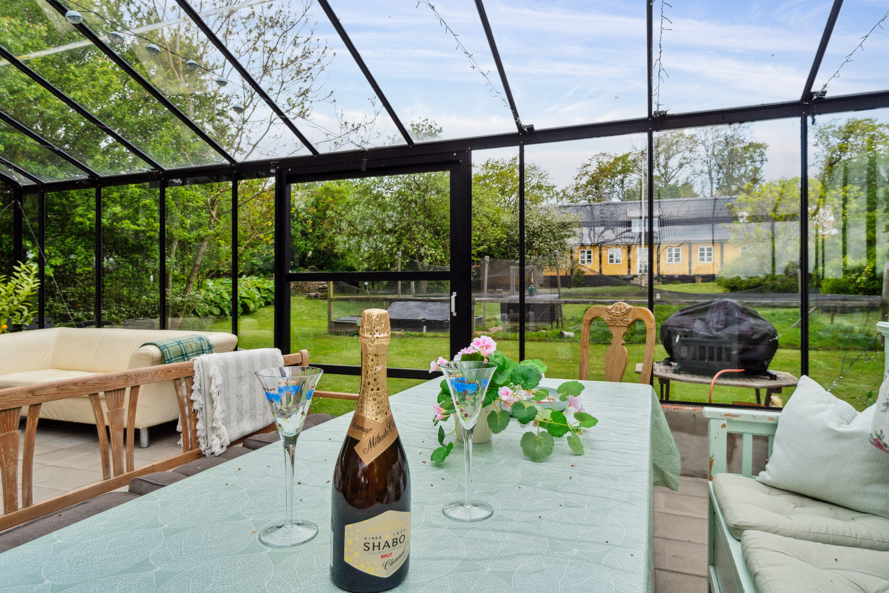 Fremhævet udhus billede i fuldskærmstilstand. Billede af Krækketsvej 3, Østerlars, 3760 Gudhjem