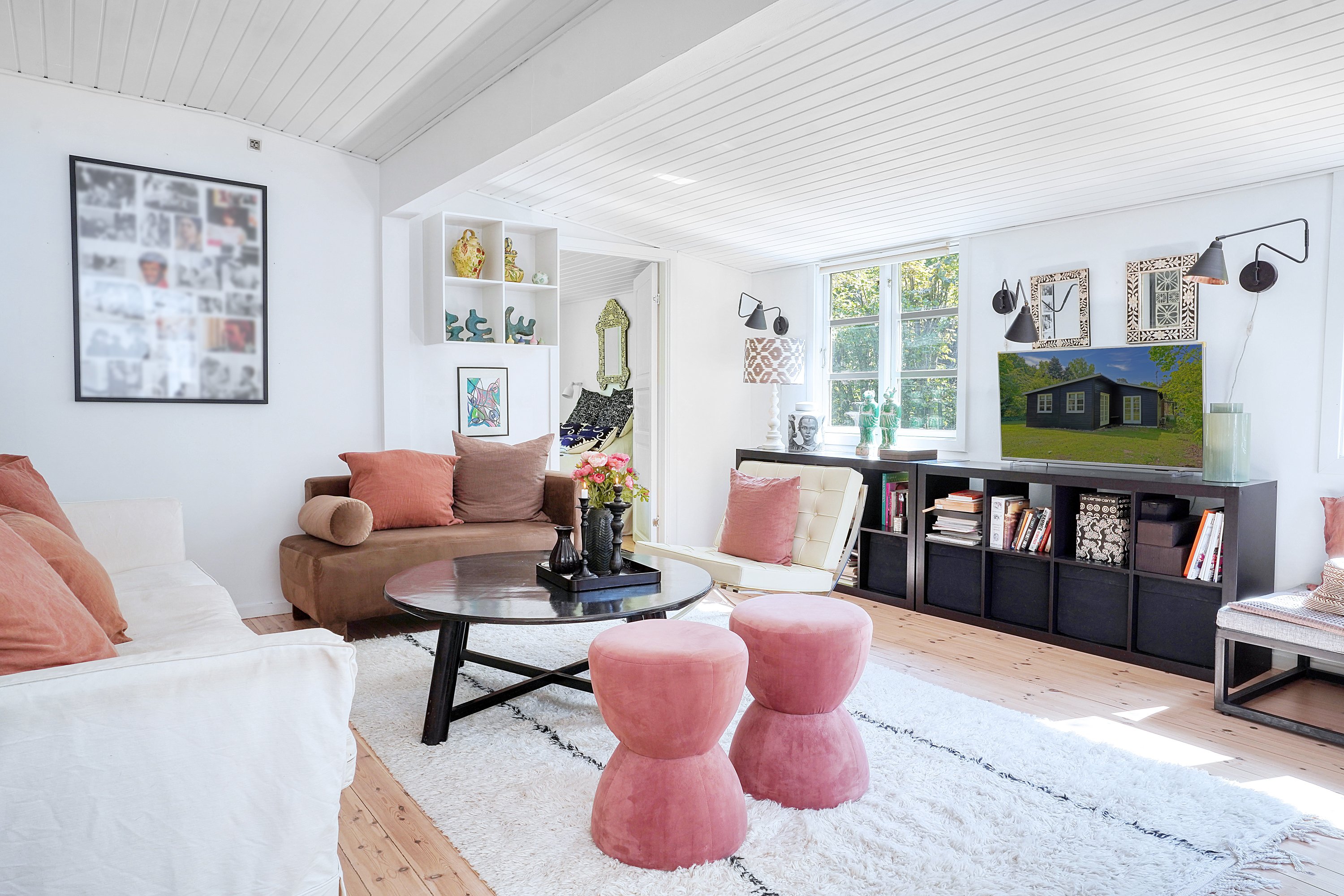 Fremhævet stue billede i fuldskærmstilstand. Billede af Solbakkevej 4, 3100 Hornbæk