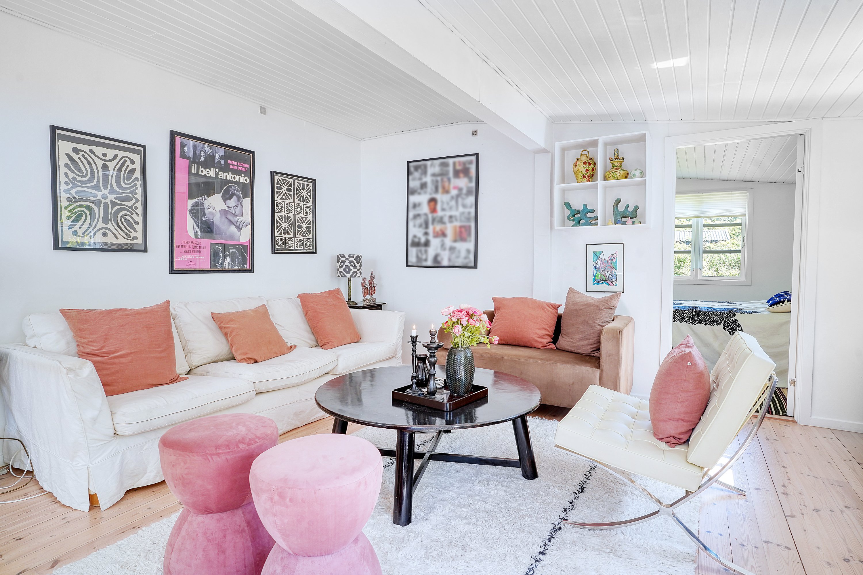 Fremhævet stue billede i fuldskærmstilstand. Billede af Solbakkevej 4, 3100 Hornbæk