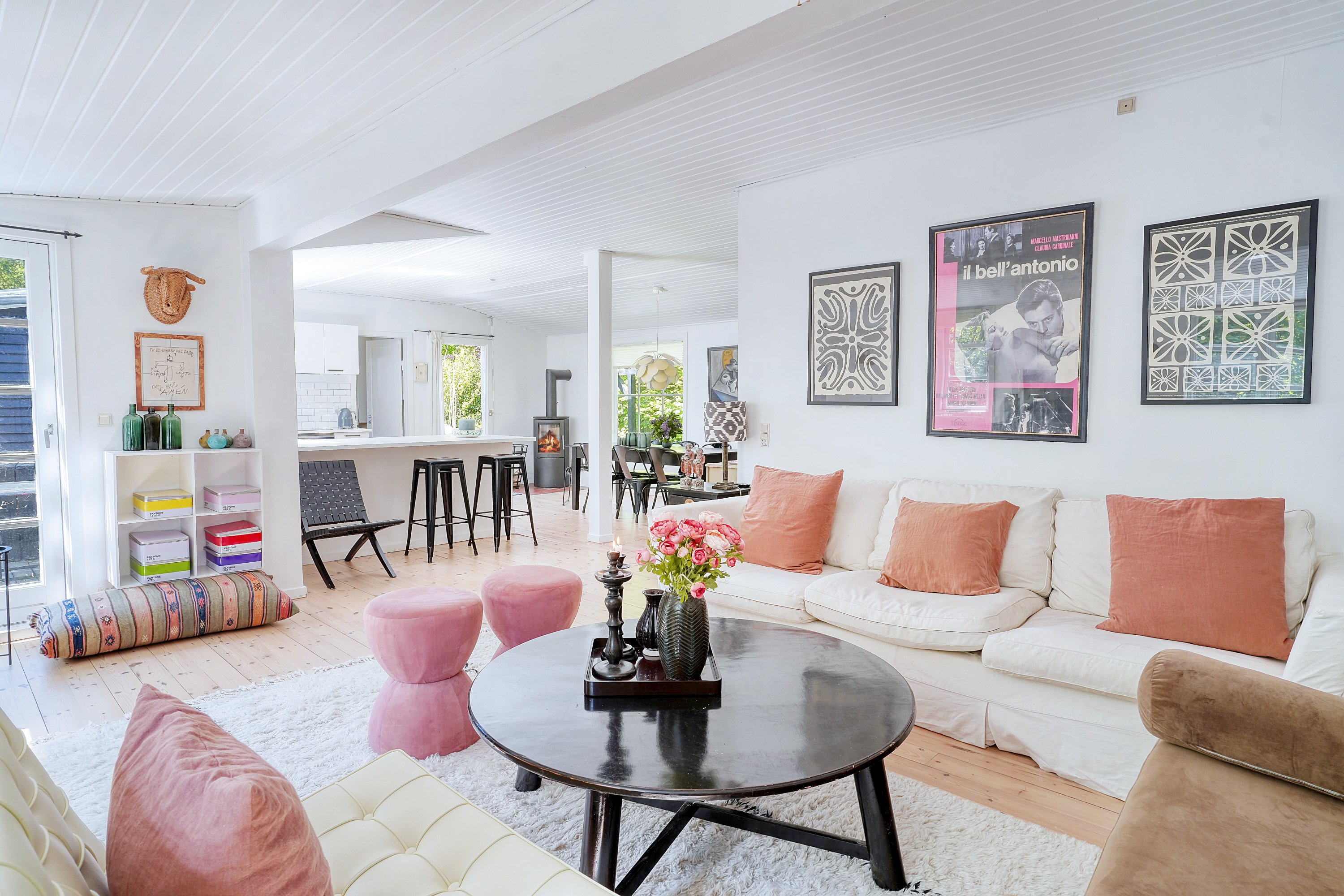 Miniaturebillede 1: stue. Billede af Solbakkevej 4, 3100 Hornbæk