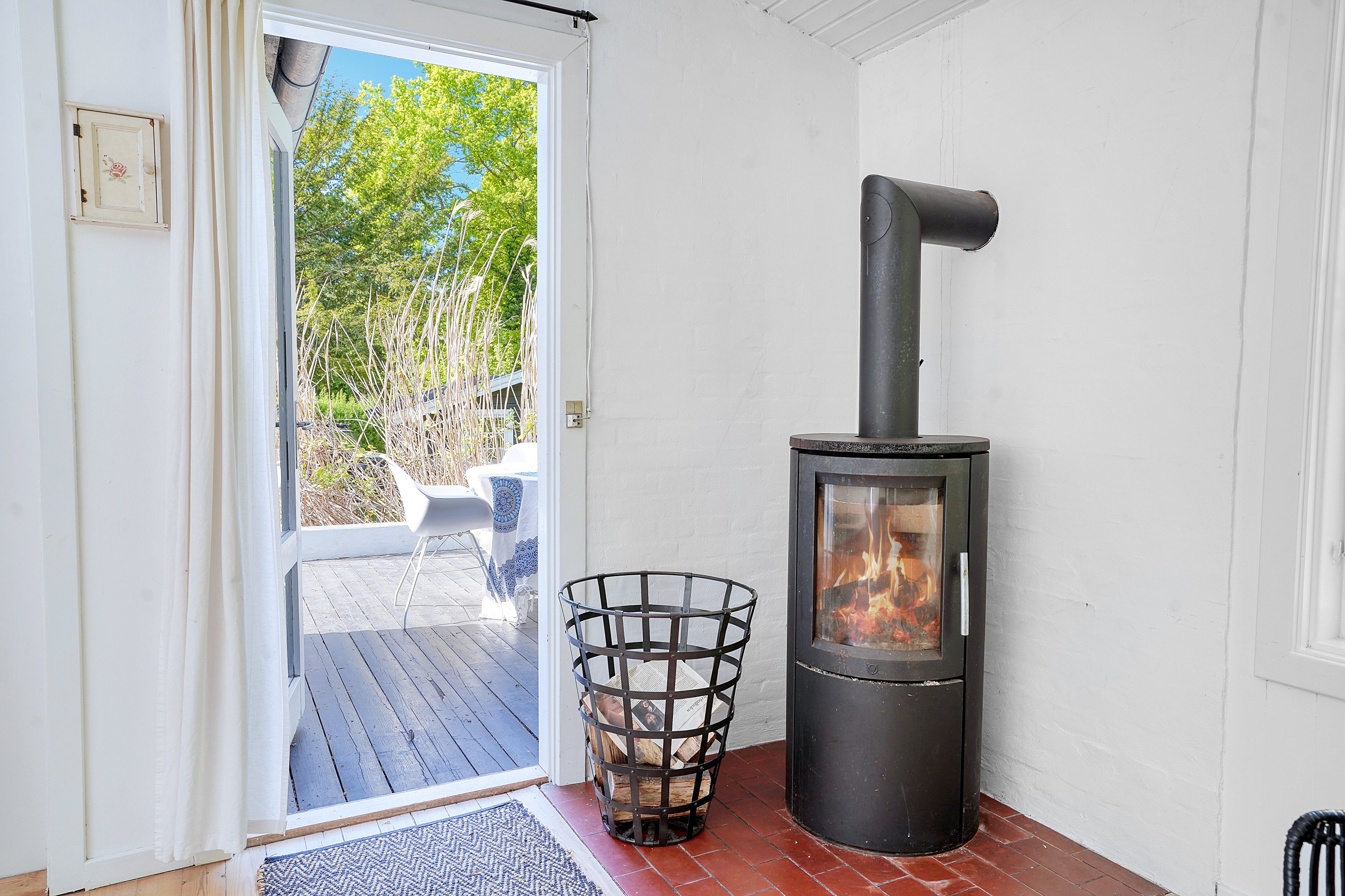 Fremhævet terrasse billede i fuldskærmstilstand. Billede af Solbakkevej 4, 3100 Hornbæk