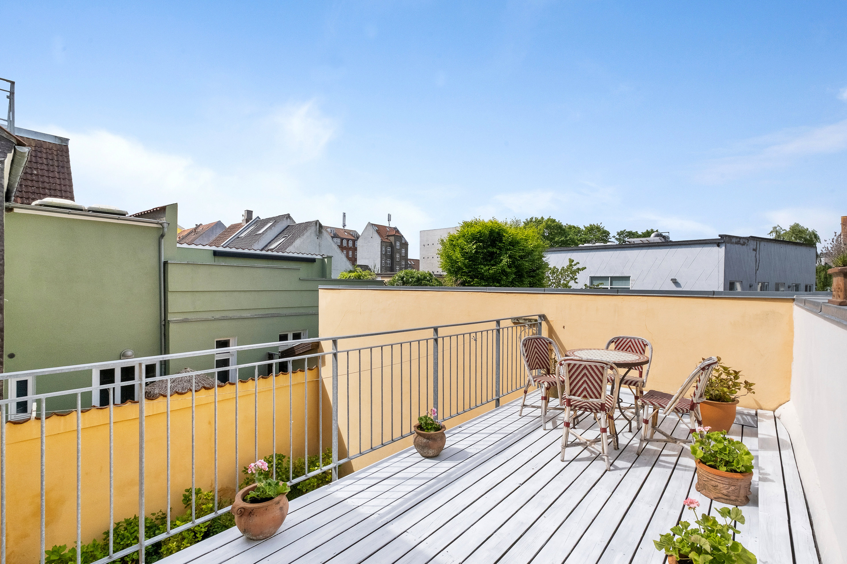 Fremhævet terrasse billede i fuldskærmstilstand. Billede af Bülowsgade 8, 8000 Aarhus C