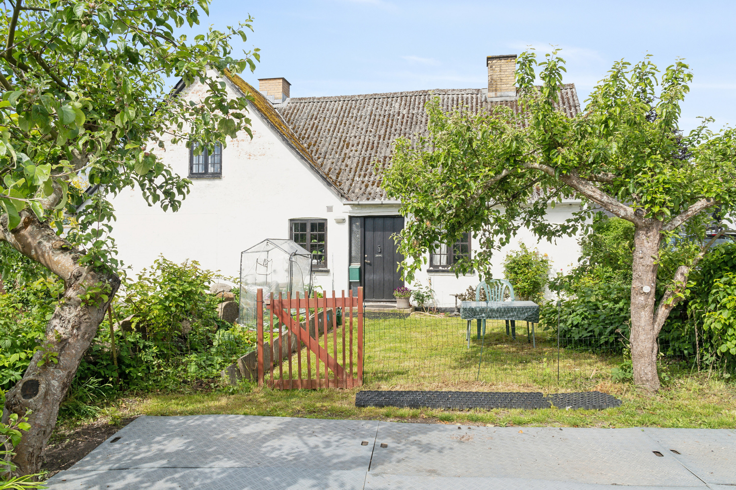 Miniaturebillede 1: set fra haven. Billede af Sønderbyvej 1, Sønderby, 4050 Skibby