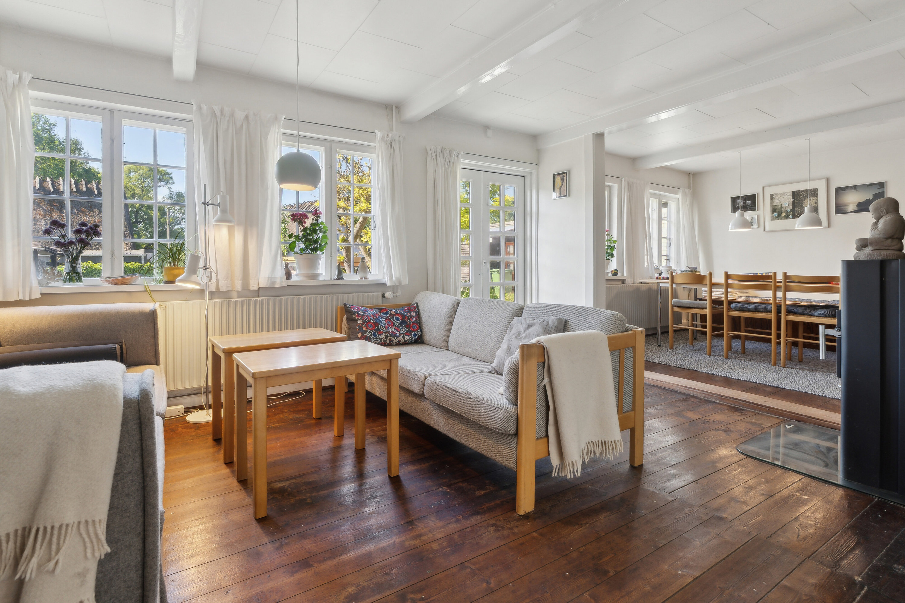 Fremhævet stue billede i fuldskærmstilstand. Billede af Sønderbyvej 1, Sønderby, 4050 Skibby