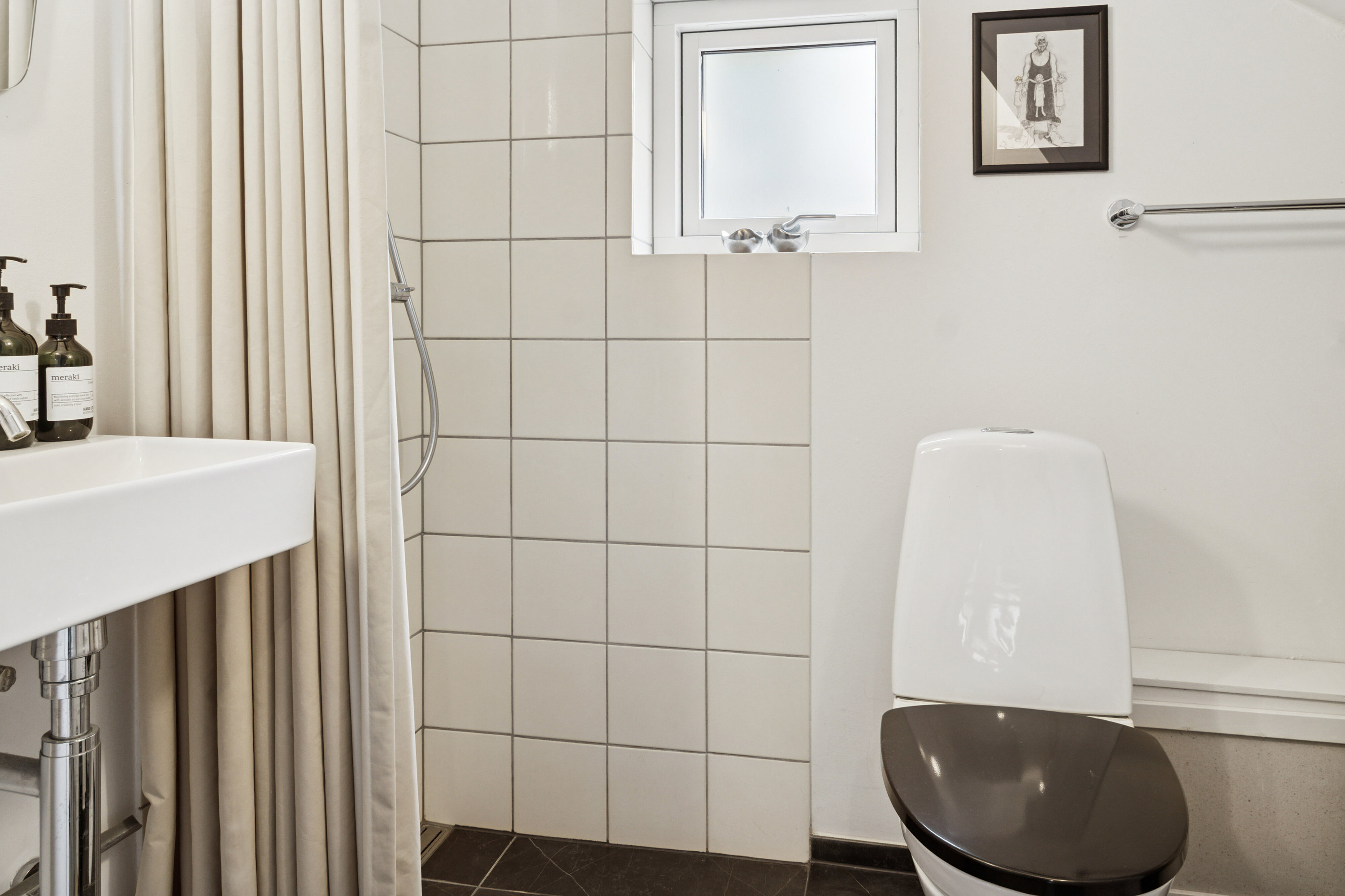 Fremhævet badeværelse billede i fuldskærmstilstand. Billede af Terp Skovvej 111, 8270 Højbjerg