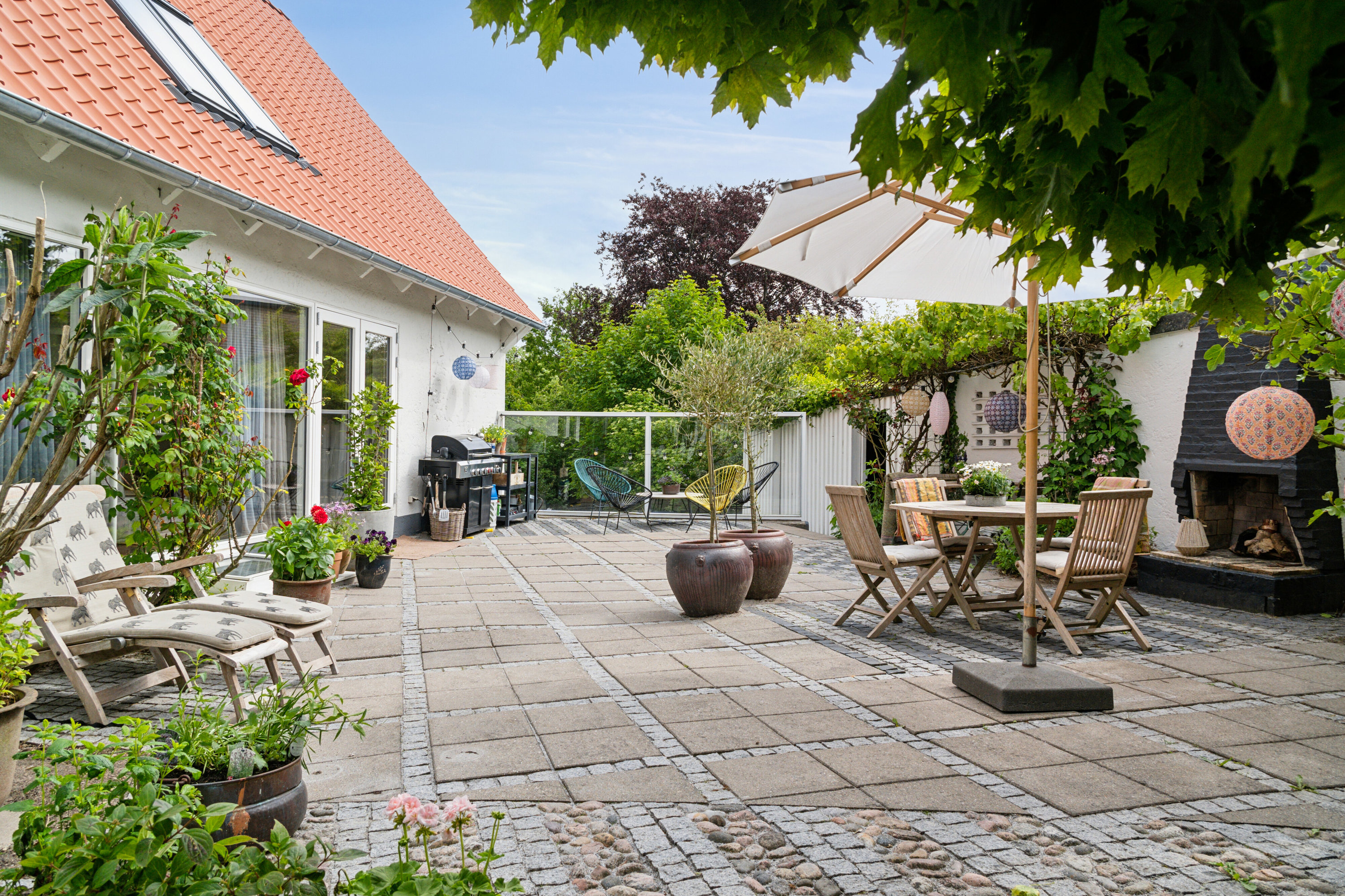 Fremhævet terrasse billede i fuldskærmstilstand. Billede af Terp Skovvej 111, 8270 Højbjerg