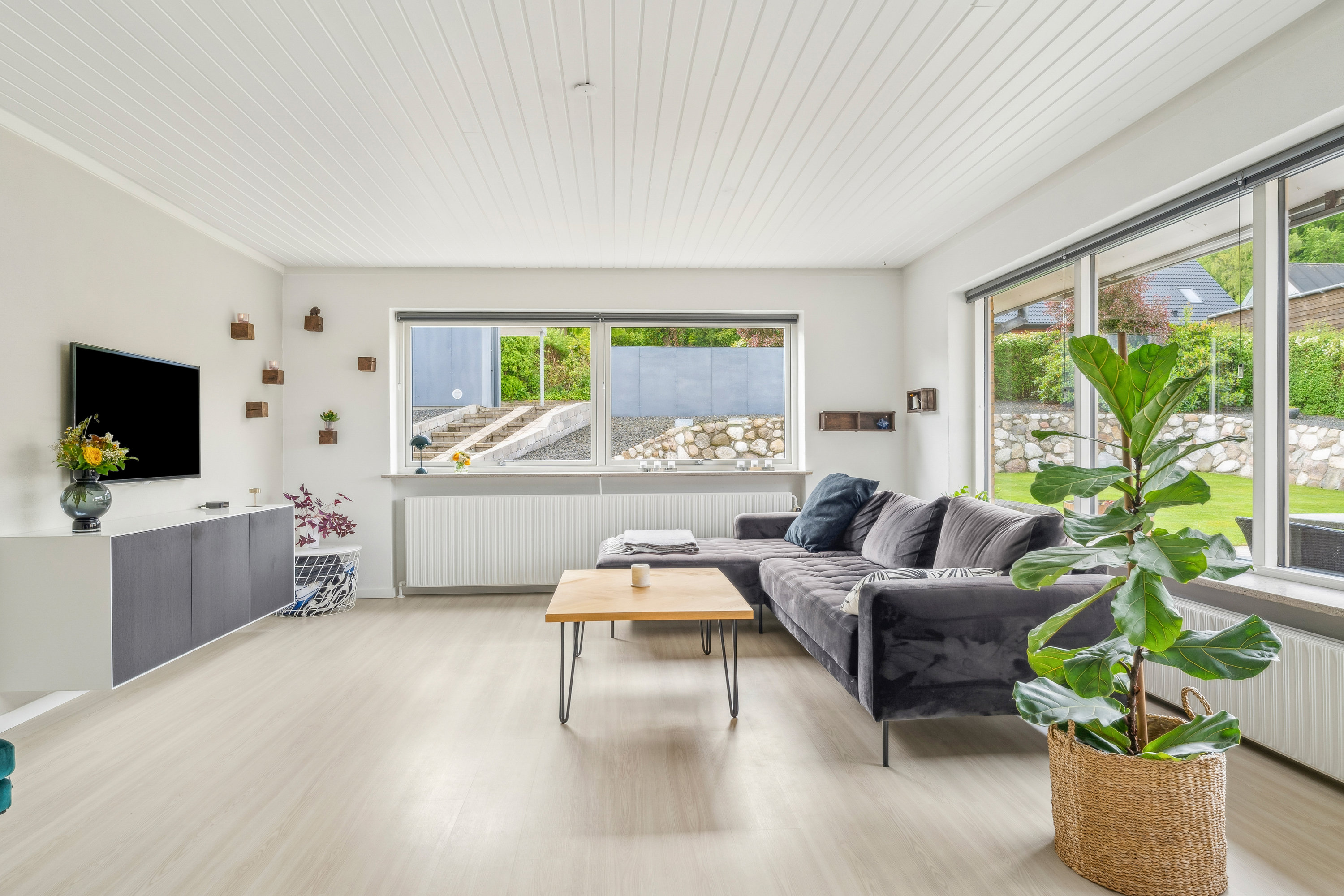 Fremhævet stue billede i fuldskærmstilstand. Billede af Egernvej 4, 8860 Ulstrup