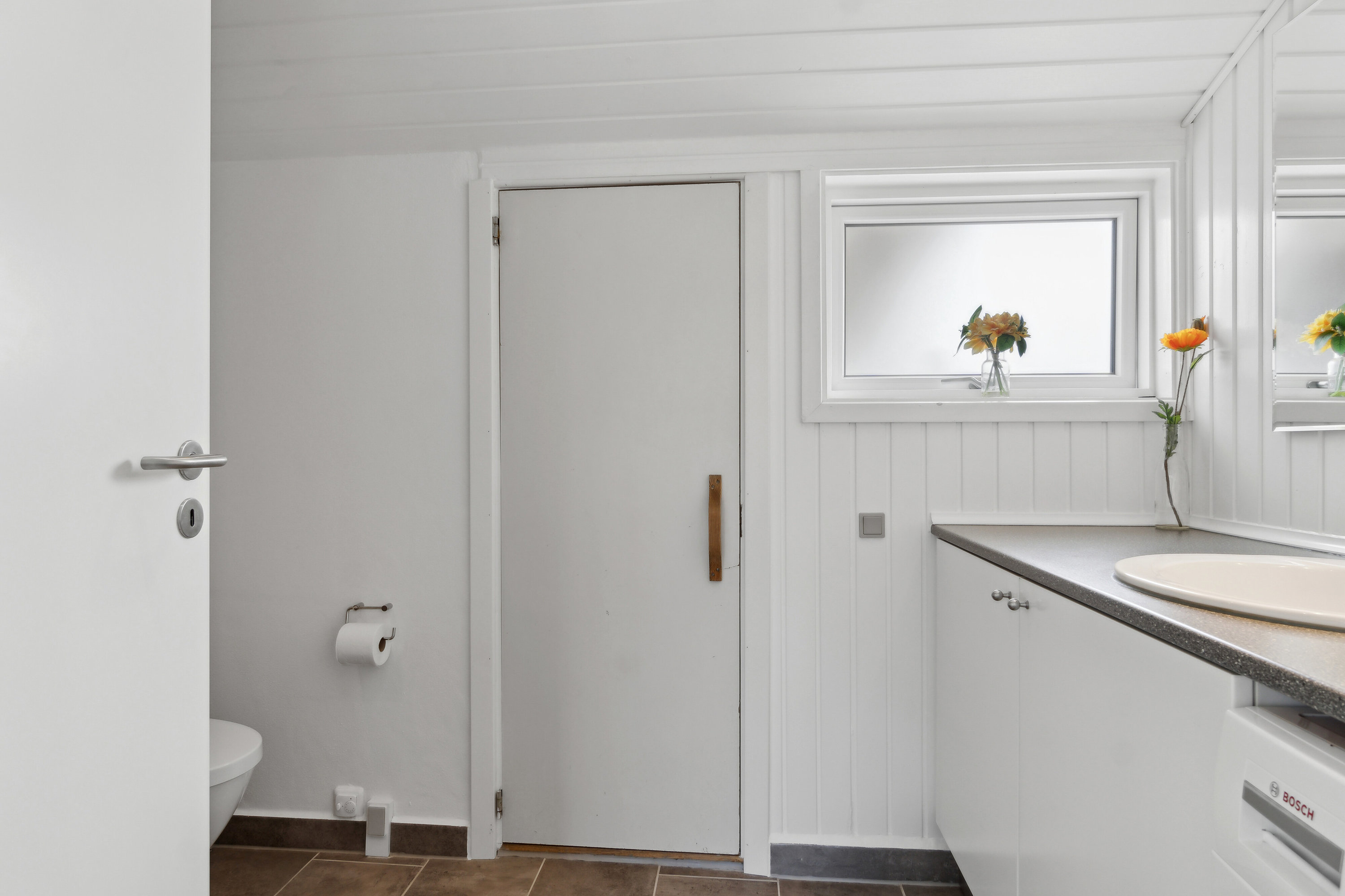 Fremhævet toilet billede i fuldskærmstilstand. Billede af Tuerbak 26, Klitmøller, 7700 Thisted