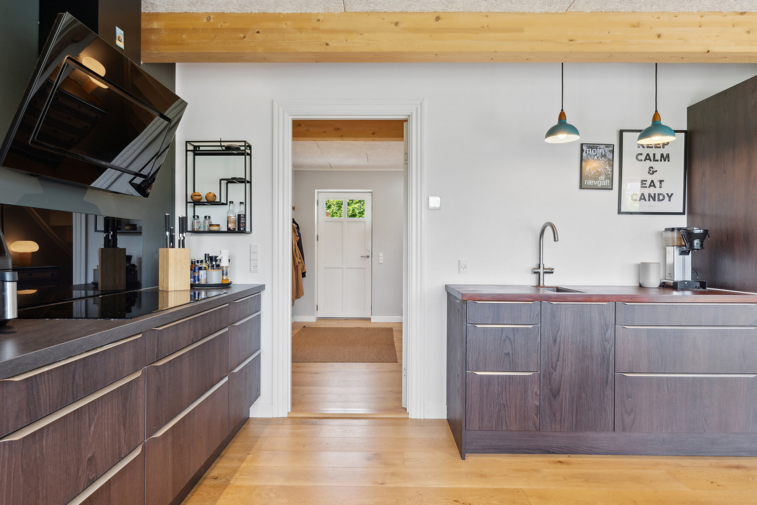 Fremhævet køkken billede i fuldskærmstilstand. Billede af Ydunshave 8, Tåsinge, 5700 Svendborg