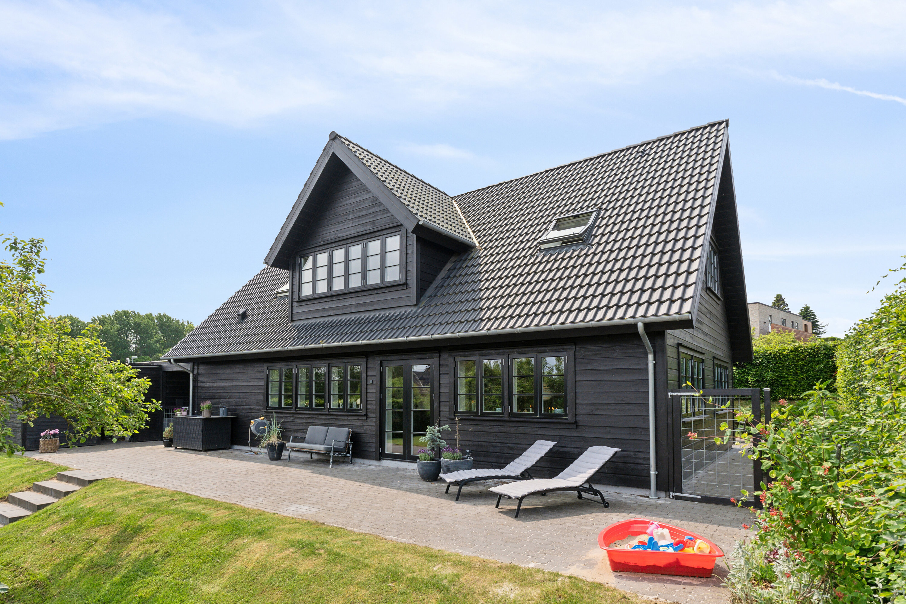 Fremhævet set fra haven billede i fuldskærmstilstand. Billede af Ydunshave 8, Tåsinge, 5700 Svendborg