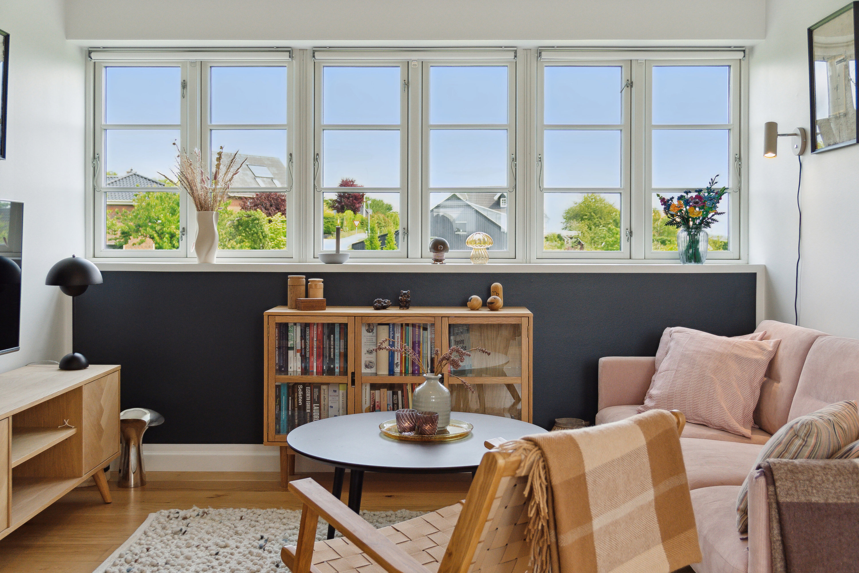 Fremhævet stue billede i fuldskærmstilstand. Billede af Ydunshave 8, Tåsinge, 5700 Svendborg