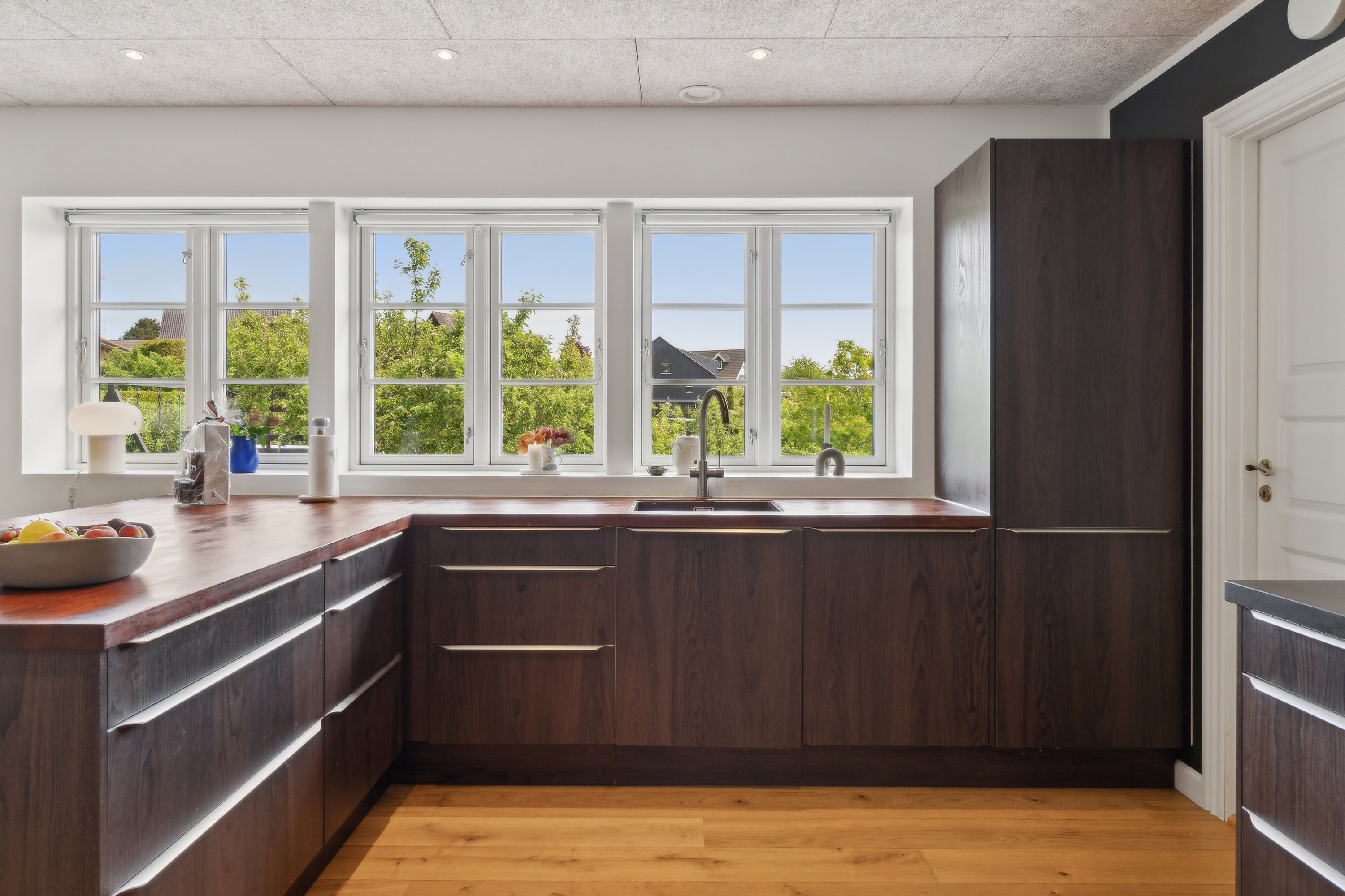 Fremhævet køkken billede i fuldskærmstilstand. Billede af Ydunshave 8, Tåsinge, 5700 Svendborg